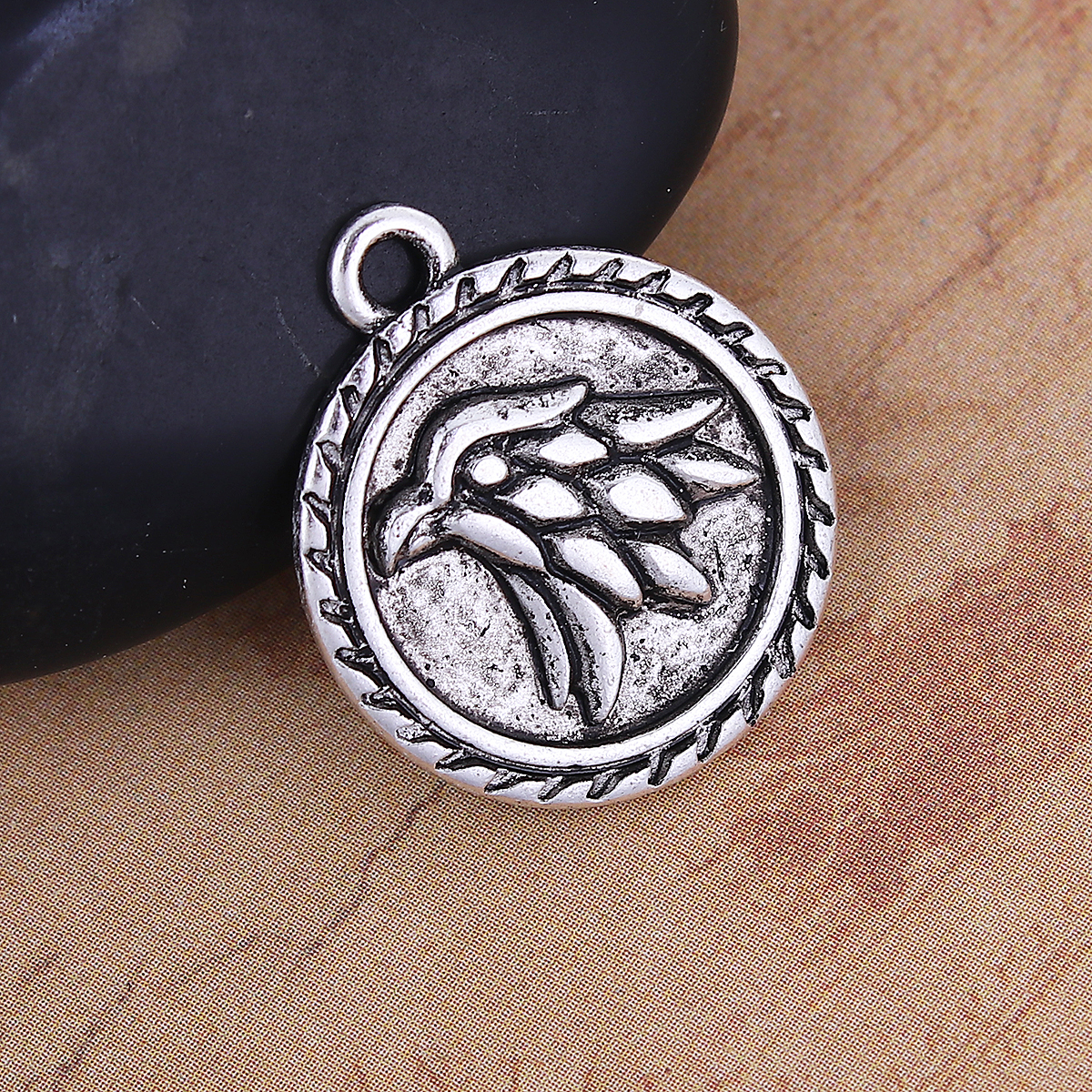Picture of Zinc Based Alloy Eagle Jewelry Charms Round Disc Antique Silver Color 21mm( 7/8") x 18mm( 6/8"), 20 PCs