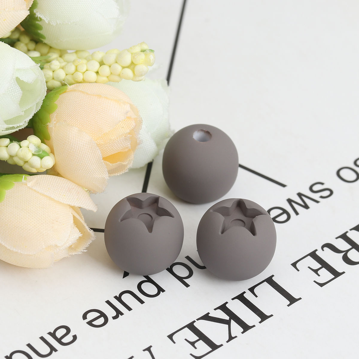 Picture of Acrylic Rubberized Spacer Beads (Half Drilled) Round Gray Pentagram Star Pattern Cabochon Settings (Fit 8mm x 8mm ) About 16mm Dia., Hole: Approx 3.5mm, 10 PCs