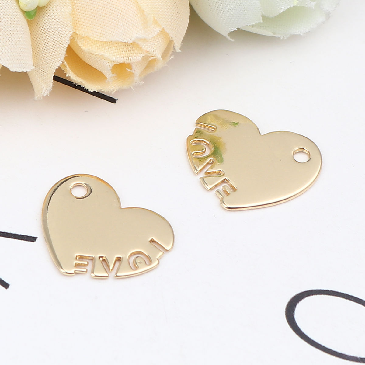 Picture of Zinc Based Alloy Valentine's Day Charms Heart Gold Plated Message " LOVE " 17mm x 14mm, 10 PCs