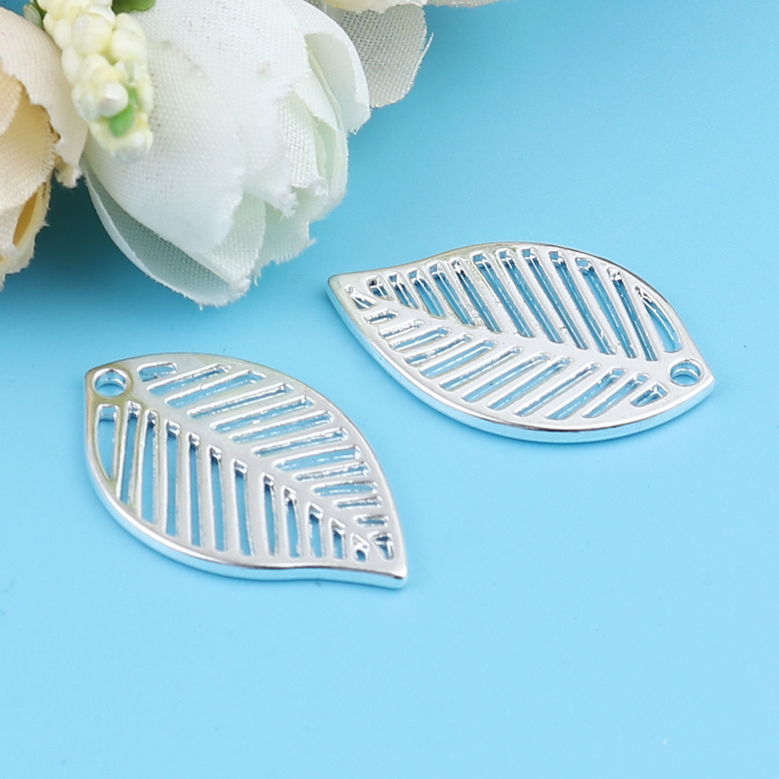 Picture of Zinc Based Alloy Charms Leaf Silver Plated 28mm x 17mm, 10 PCs