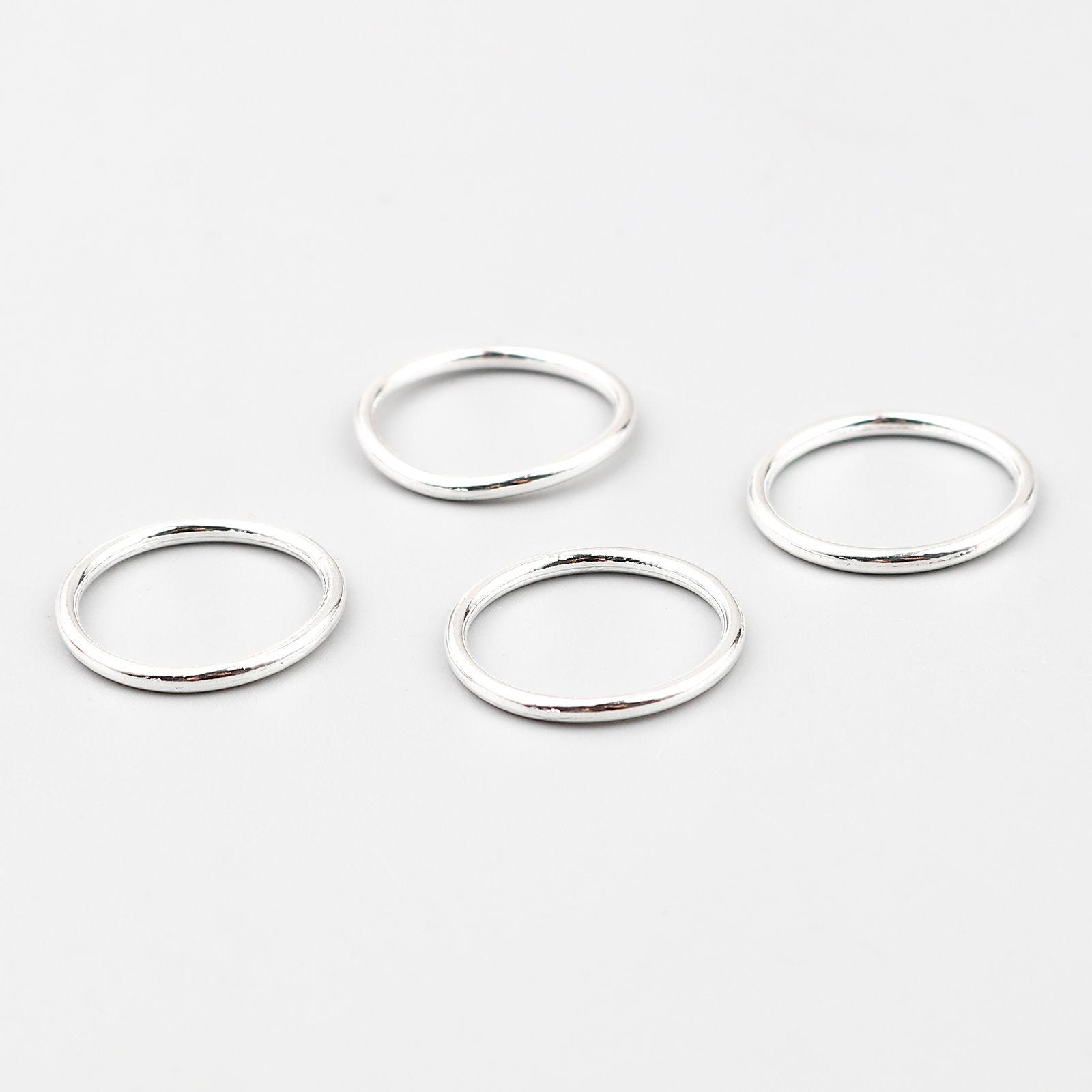 Picture of 100 PCs 19mm Dia., 1.5mm(15 gauge) Zinc Based Alloy Closed Soldered Jump Rings Findings For Jewelry Making Silver Plated Round