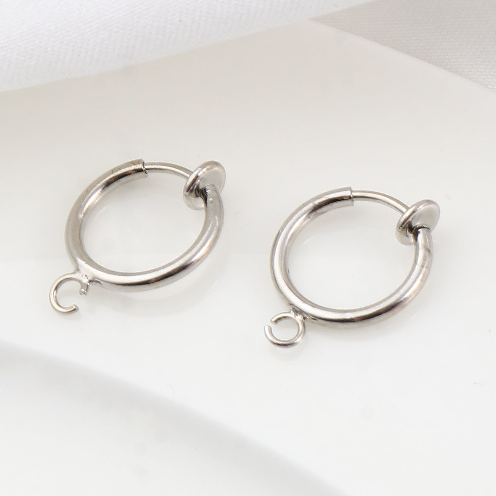 Picture of 2 PCs Brass Non Piercing Clip-on Earrings Real Platinum Plated Round With Loop 17mm x 13mm
