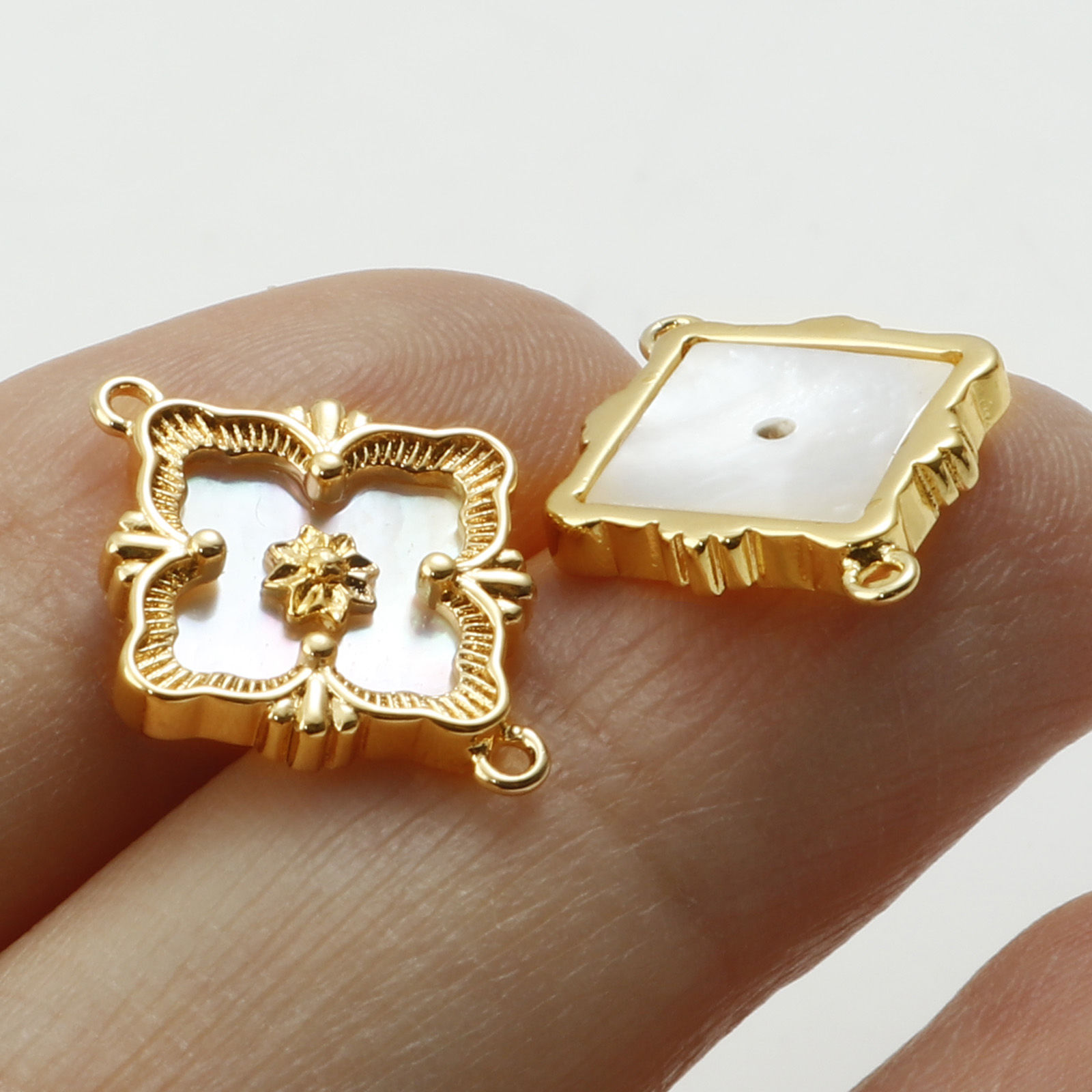 Picture of Shell & Brass Style Of Royal Court Character Connectors Real Gold Plated Rhombus Carved Pattern 17mm x 14mm, 1 Piece