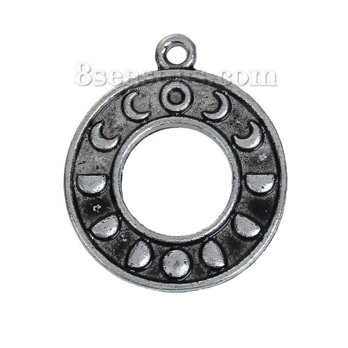 Imagen de Aleación del Cinc Charms Ronda Plata Antigua Negro Bohemia Luna Hueco 24mm x 20mm, 20 Unidades