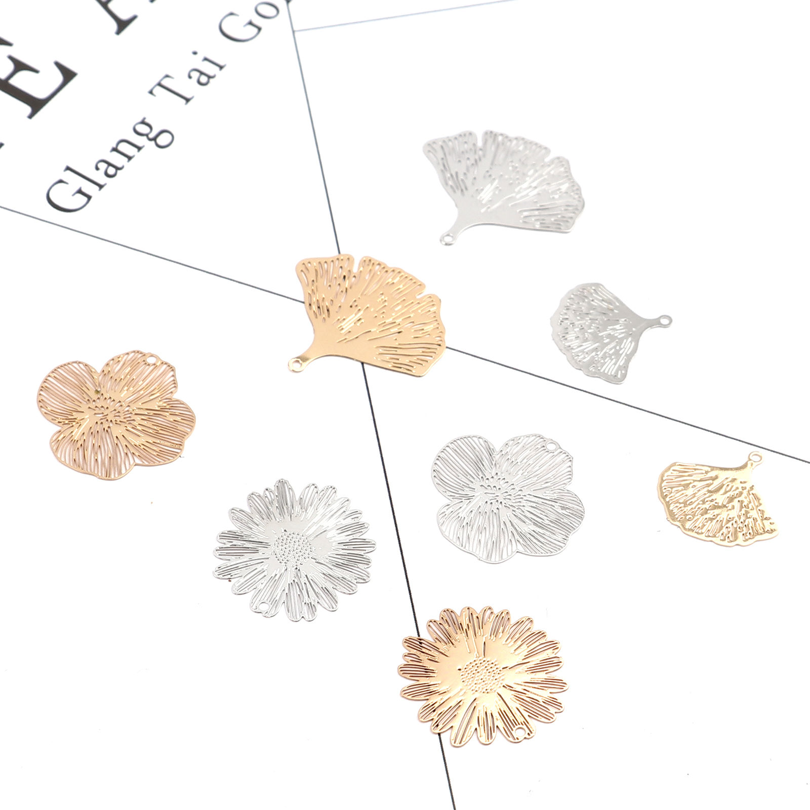 Immagine di Ottone Filigree Stamping Charms 20 Pz