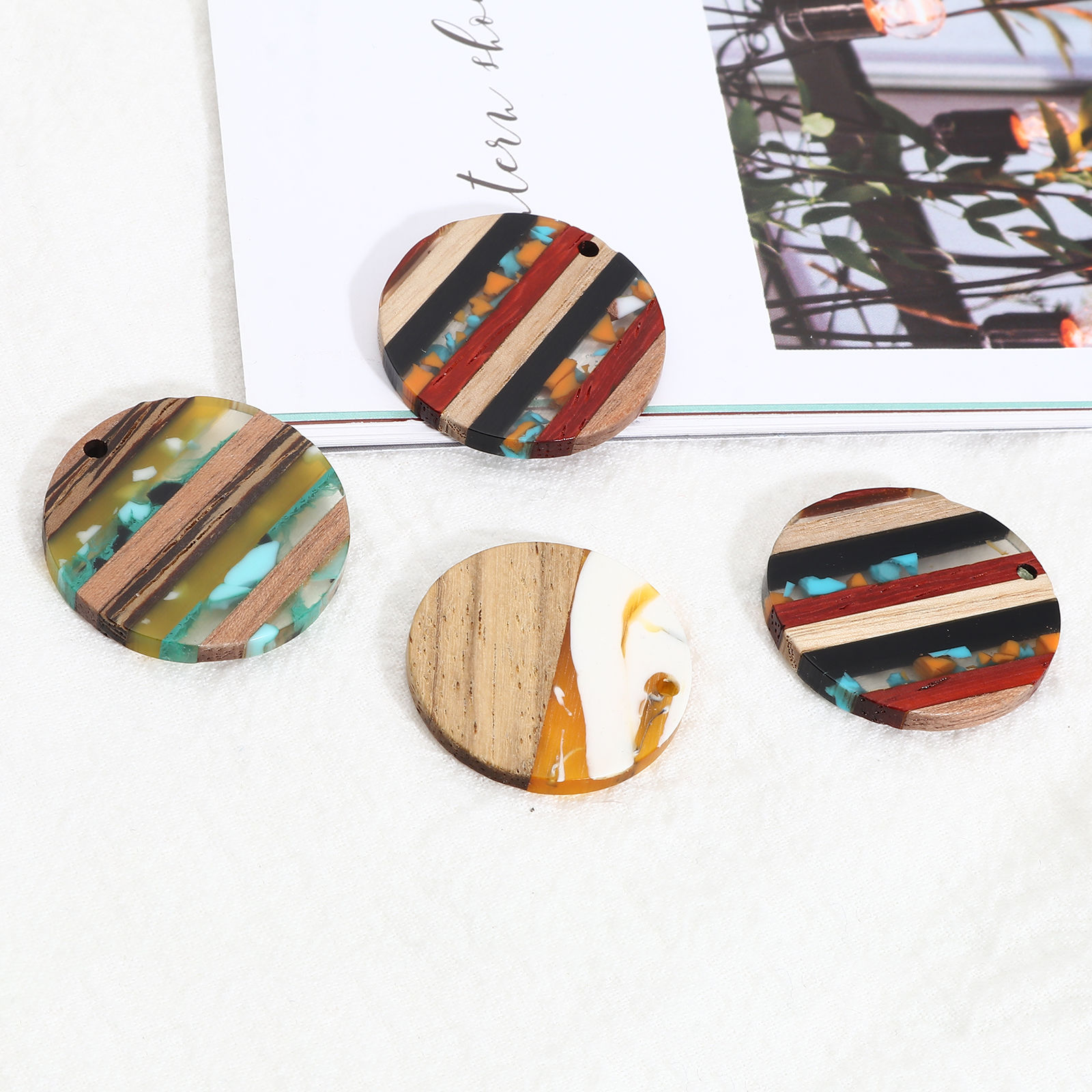 Picture of Resin & Wood Wood Effect Resin Pendants Round Disc Natural 2 PCs
