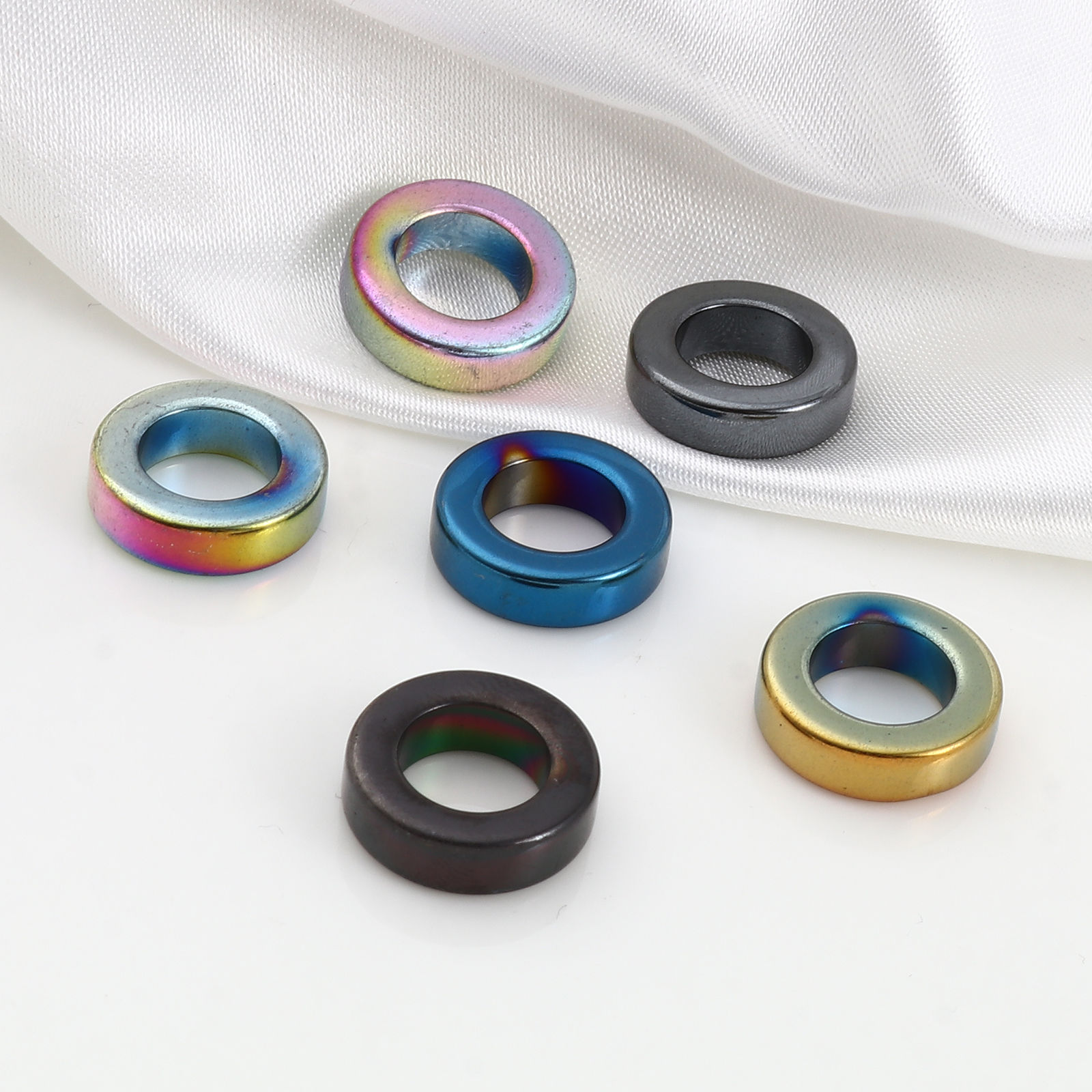 Image de Perles en Hématite Annulaire Multicolore Env. 14mm Dia, Trou: env. 8.4mm, 2 Pcs