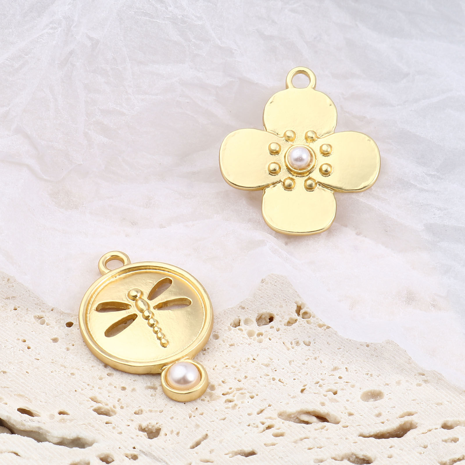 Bild von Zinklegierung Charms Matt Gold 5 Stück