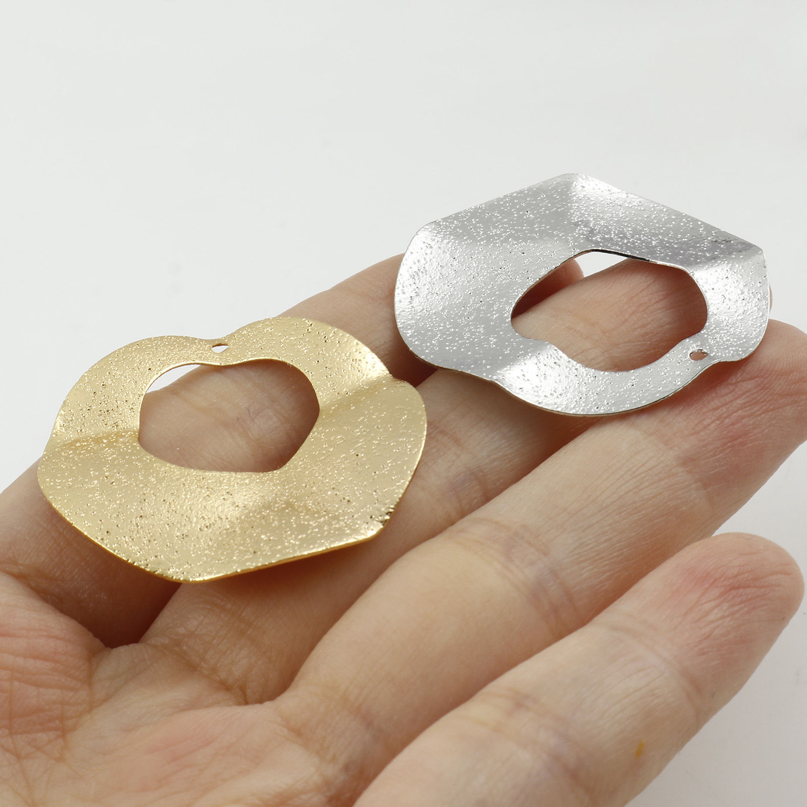 Immagine di Ottone Charms Tondo Vero Oro Placcato Polvere di Stelle 3.3cm x 3.3cm, 3 Pz