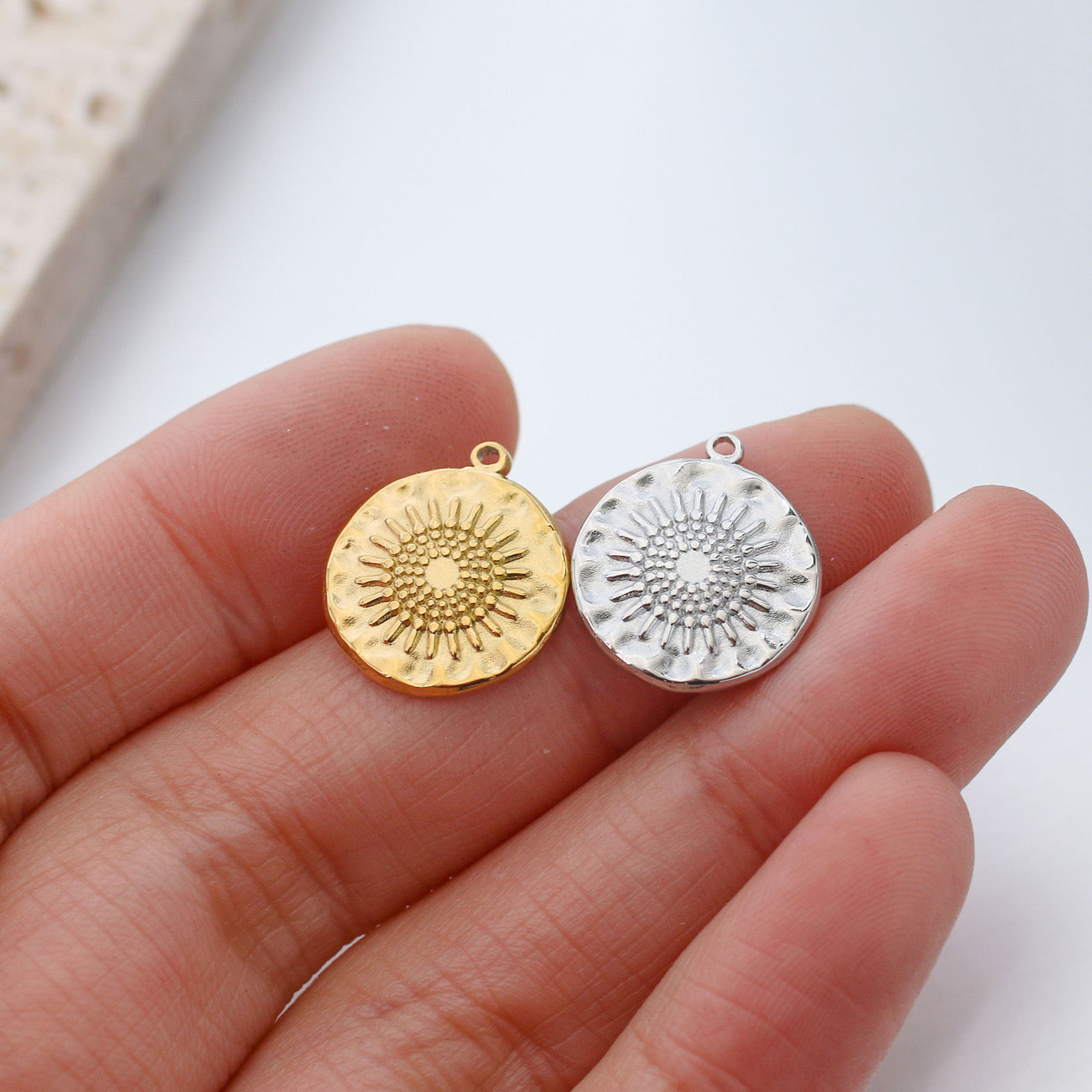 Imagen de 304 Acero Inoxidable Fundición Colgantes Charms Ronda Multicolor Girasol 1 Unidad