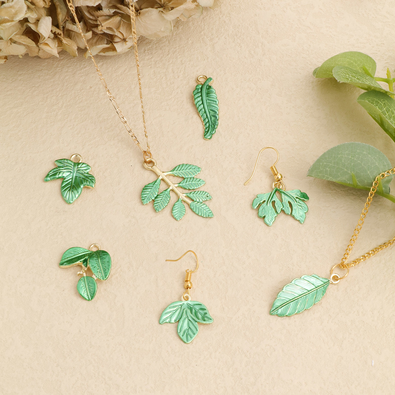 Image de en Alliage de Zinc Feuille Doré Vert Laqué 10 Pcs