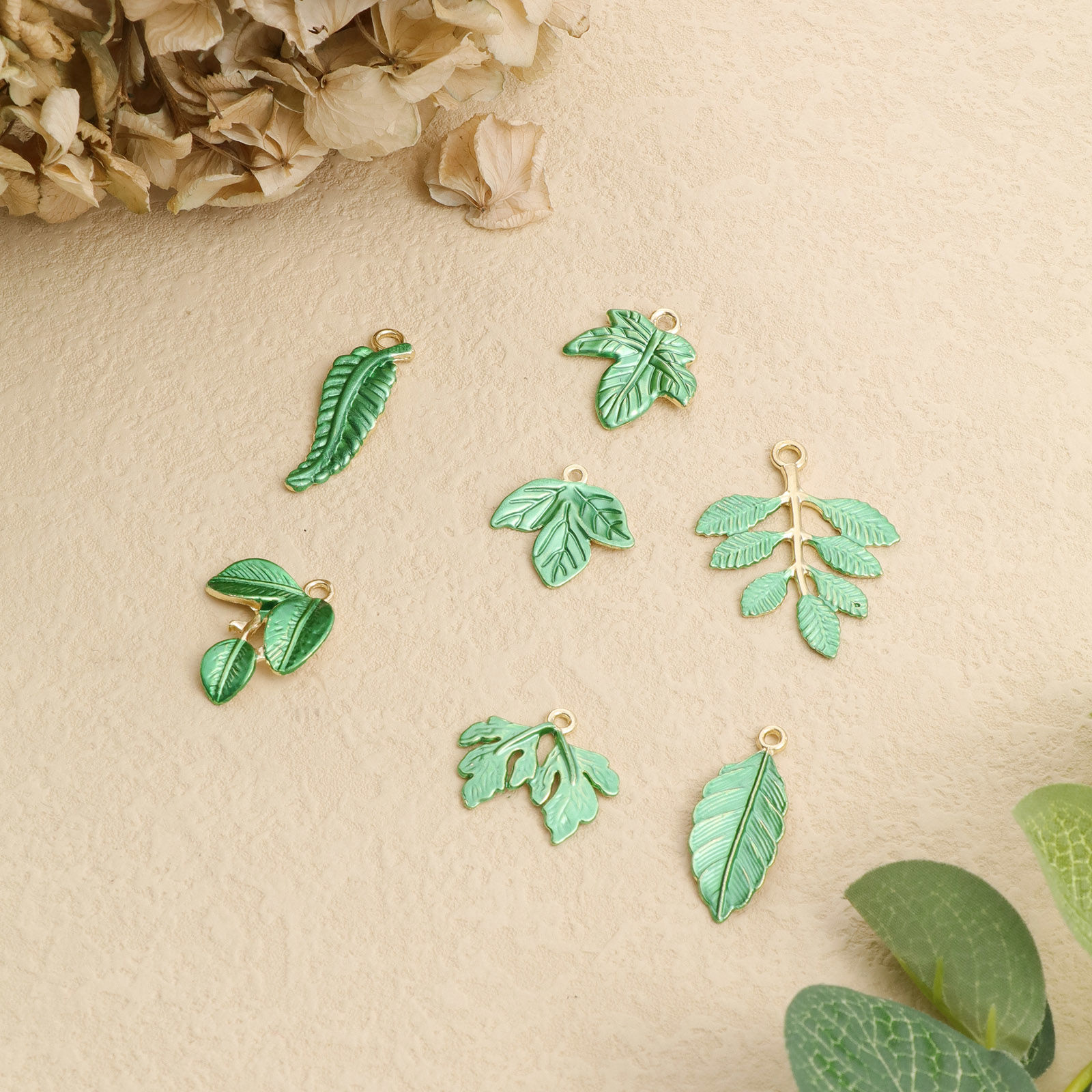 Image de en Alliage de Zinc Feuille Doré Vert Laqué 10 Pcs