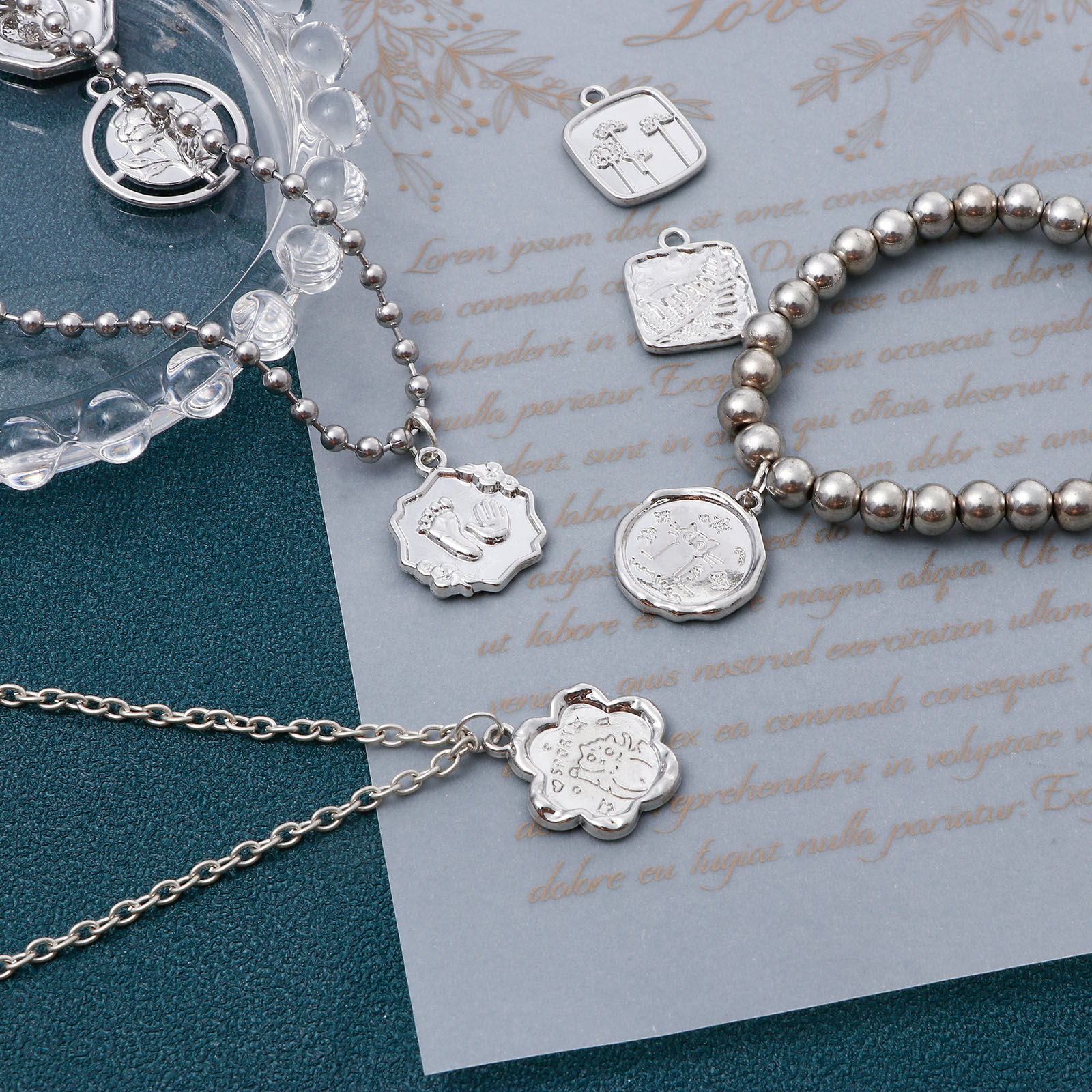 Bild von Zinklegierung Charms Blumen Silberfarbe Herz 10 Stück