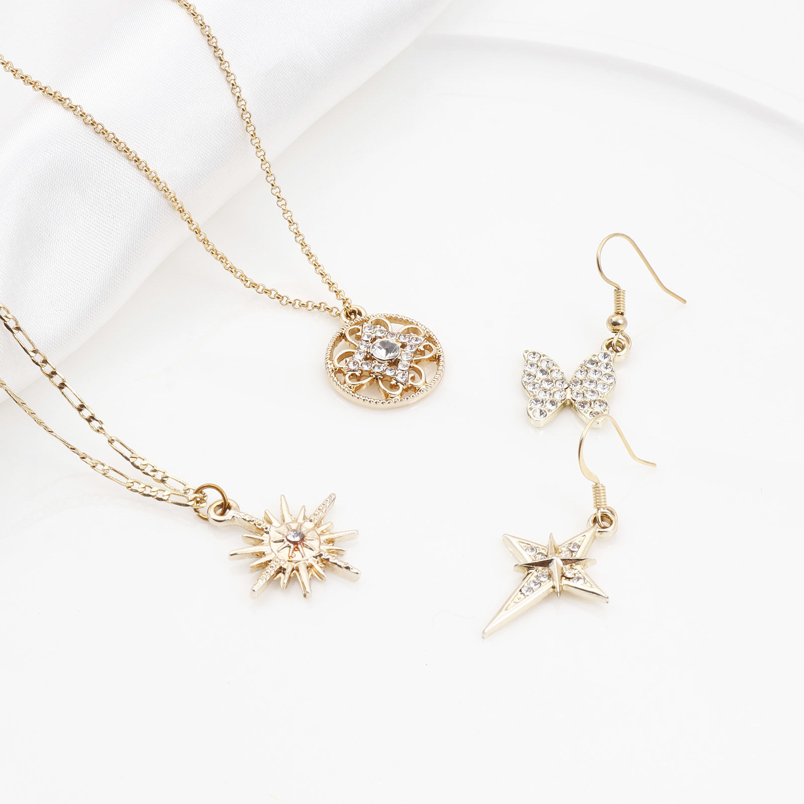 Picture of Zinc Based Alloy Micro Pave Charms Gold Plated Clear Rhinestone