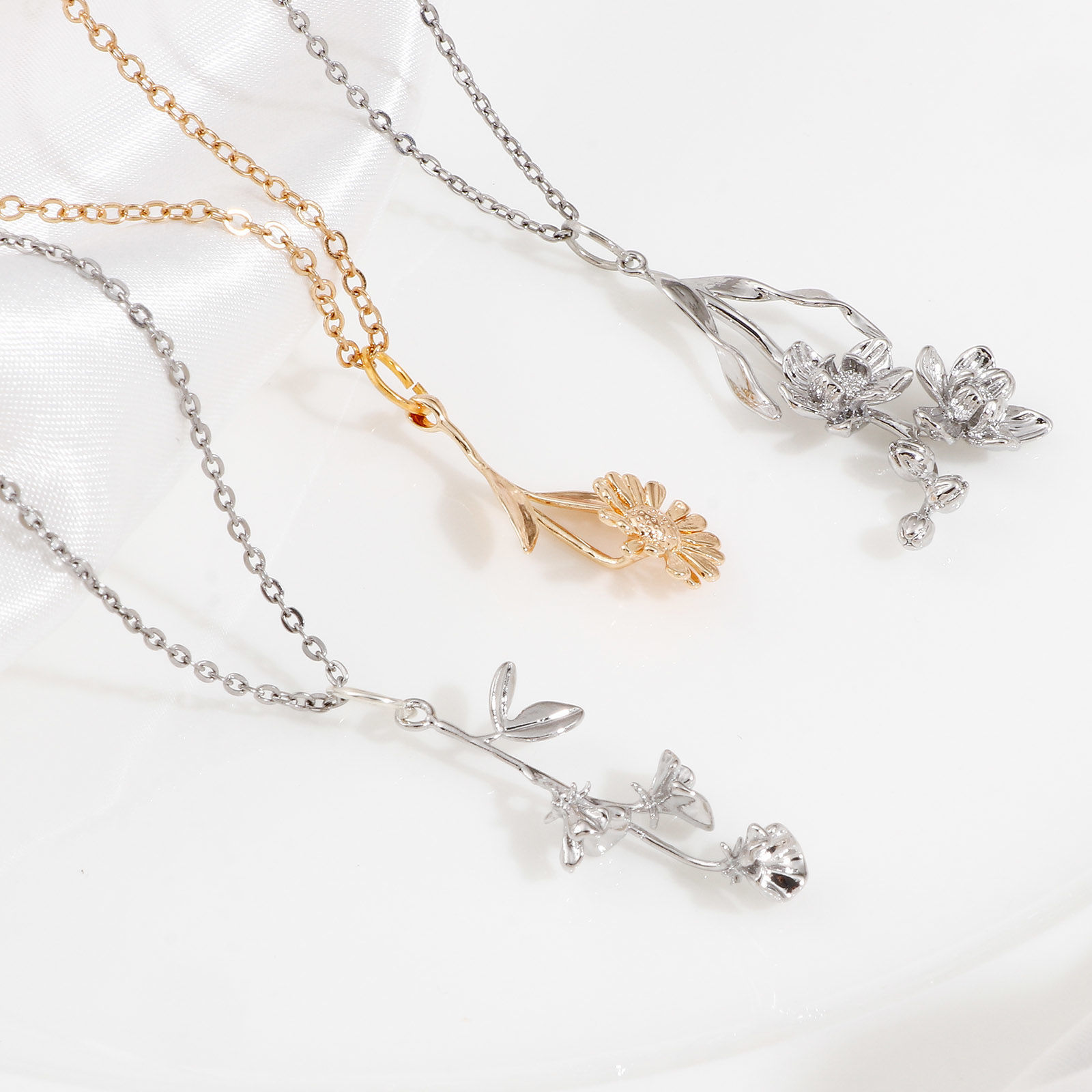 Imagen de Latón Colgantes Charms Flor Oro Real Chapado 3D 2 Unidades