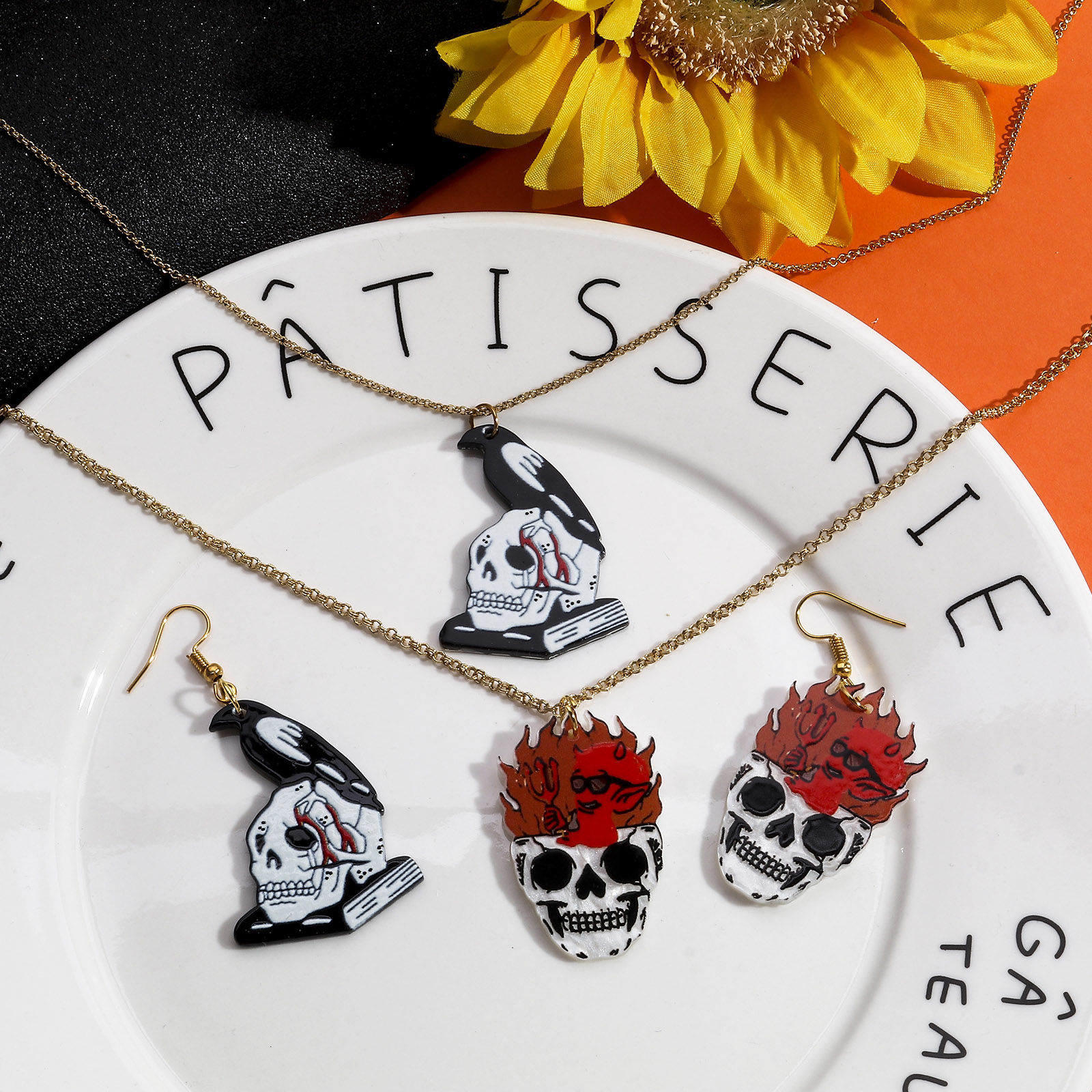 Image de Pendentifs en Acrylique Halloween Tête de Mort Multicolore 5 Pcs