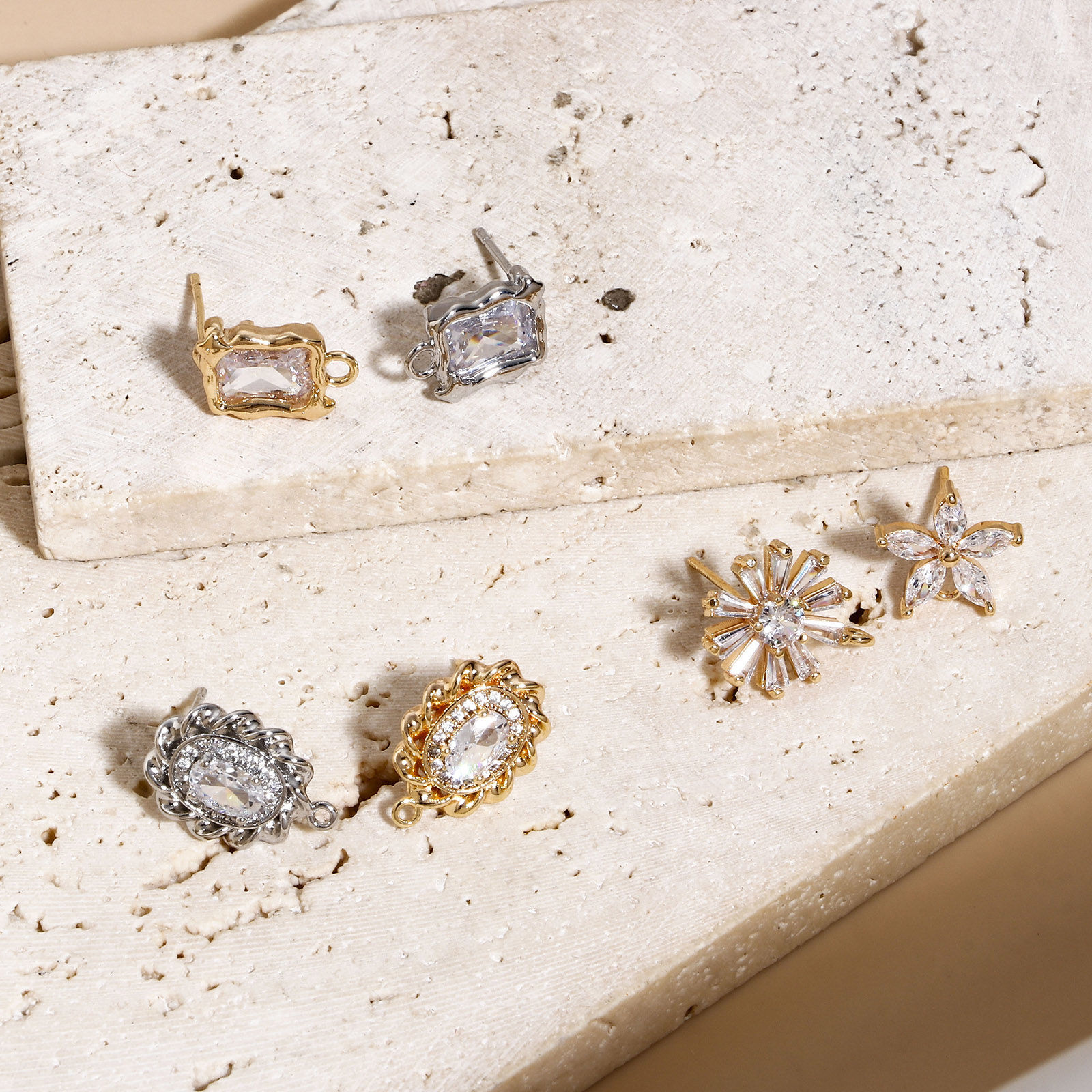Immagine di Ottone Orecchini a Perno Multicolore Fiore Con Loop Trasparente Cubic Zirconiae 2 Pz