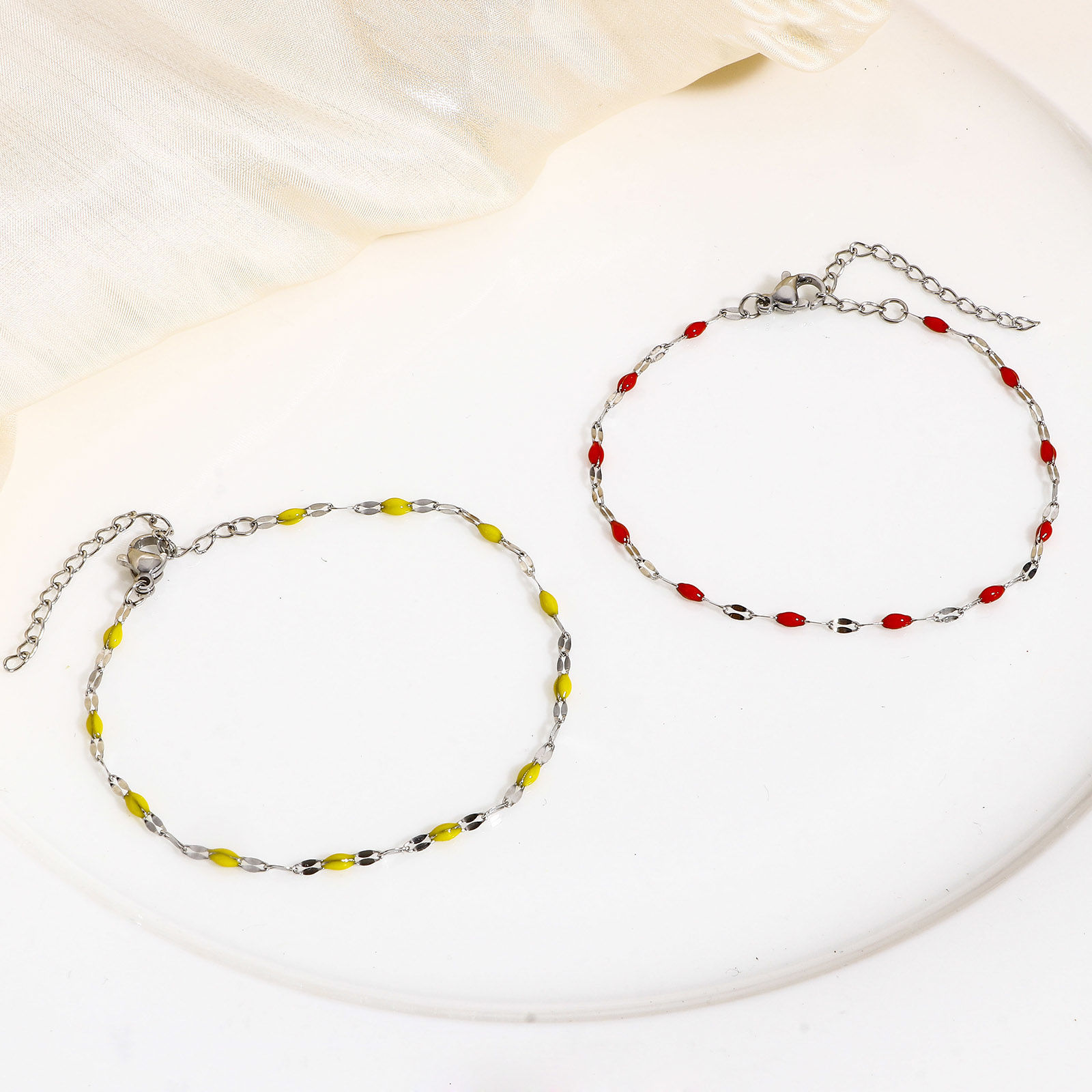 Picture of Wholesale Enamel 304 Stainless Steel Lips Chain Bracelets, Silver Tone Women's Stylish Gift Jewelry Supply, 17.5cm(6 7/8") long