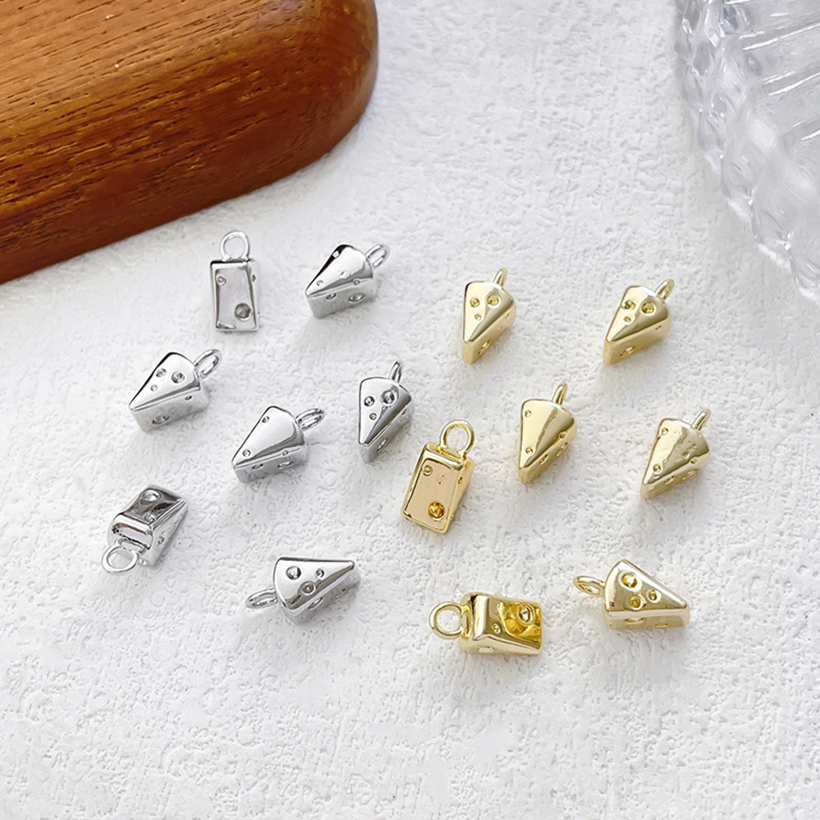 Bild von 2 Stück Messing Charms Bunt Käse 3D 11mm x 5mm