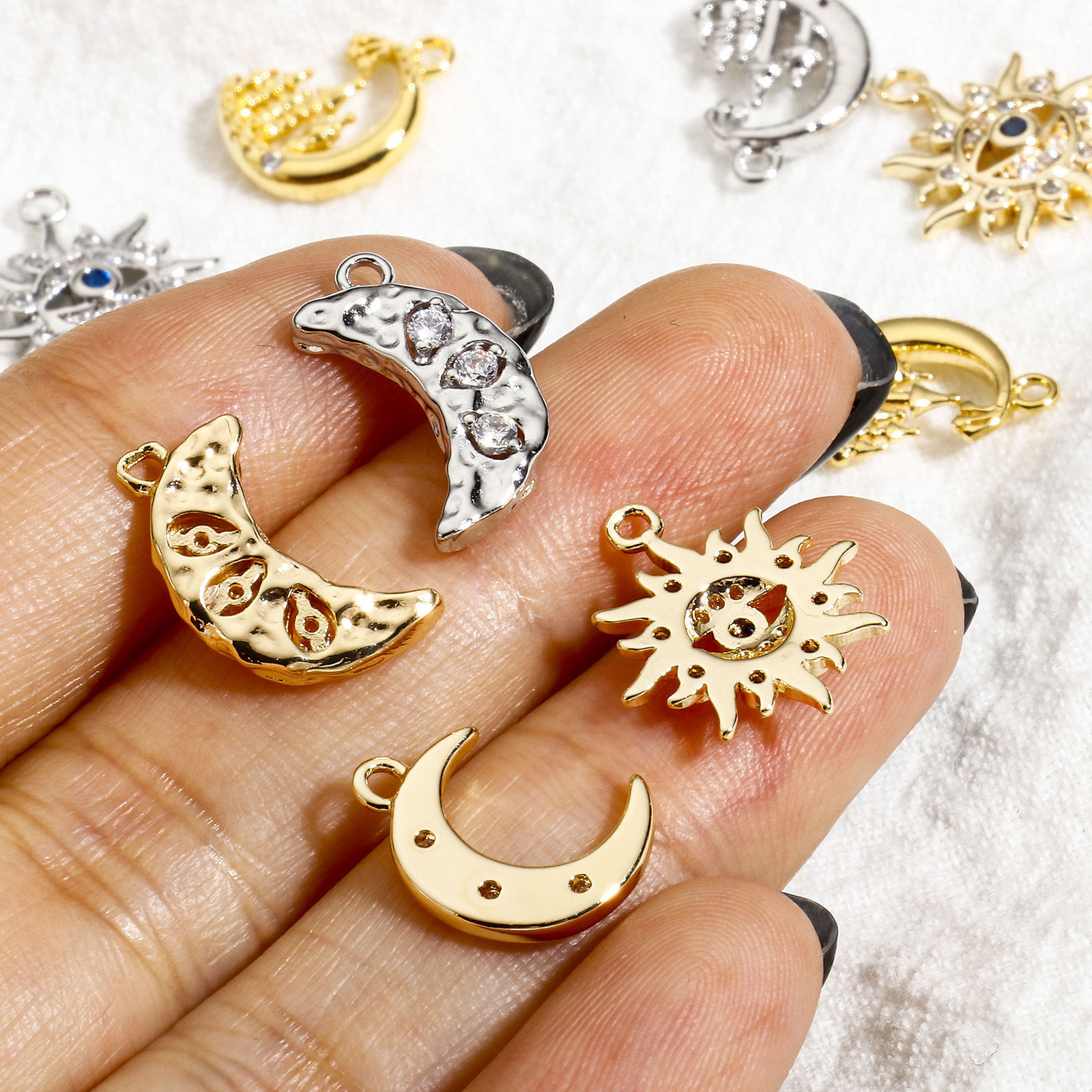 Image de 2 Pcs Breloques Galaxie en Laiton Plaqué Or Véritable
