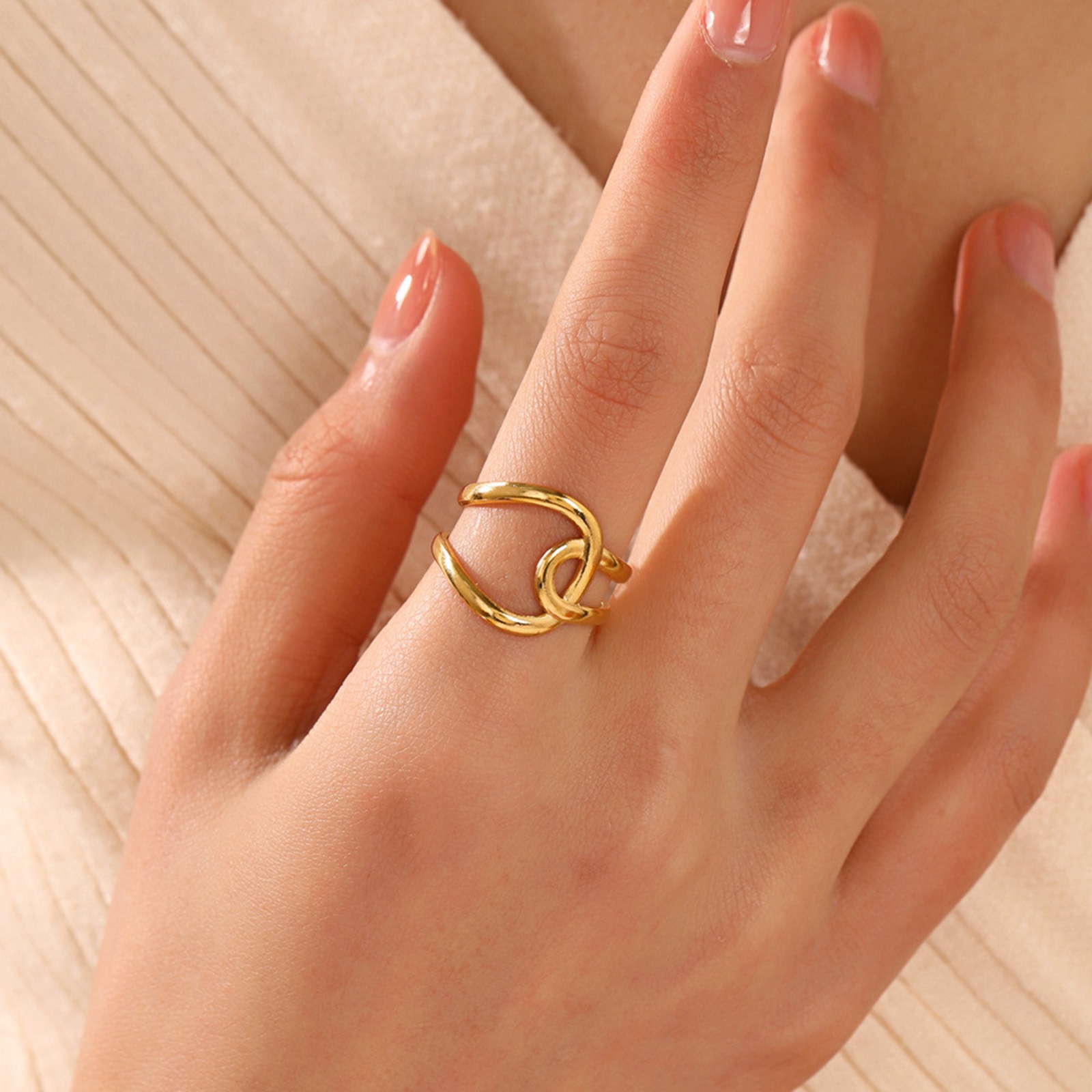 Picture of Eco-friendly Stylish Simple 18K Gold Plated 304 Stainless Steel Open Geometric Heart Rings For Women Party
