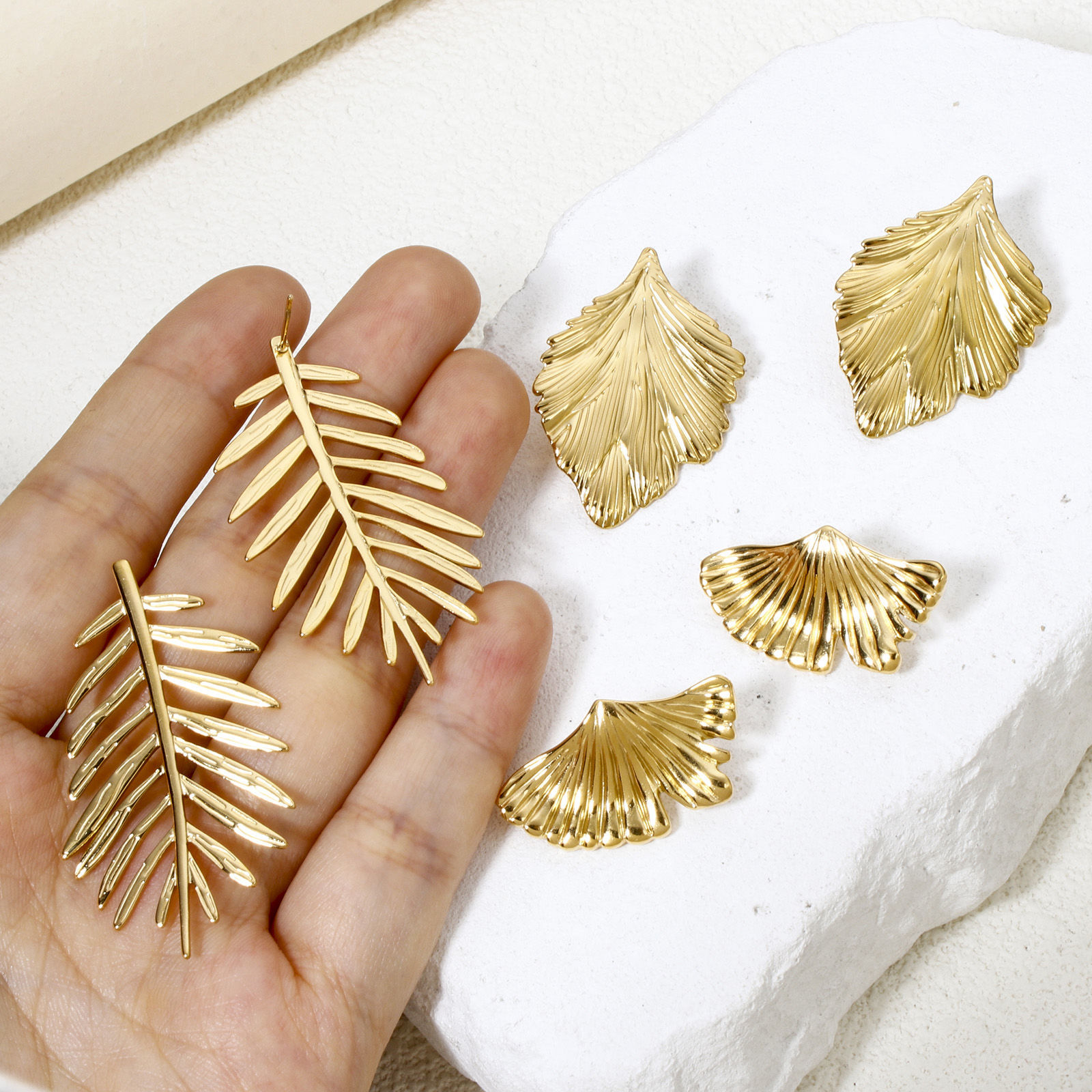 Picture of 1 Pair Vacuum Plating 304 Stainless Steel Ear Post Stud Earrings 18K Gold Plated Flower Leaves With Stoppers