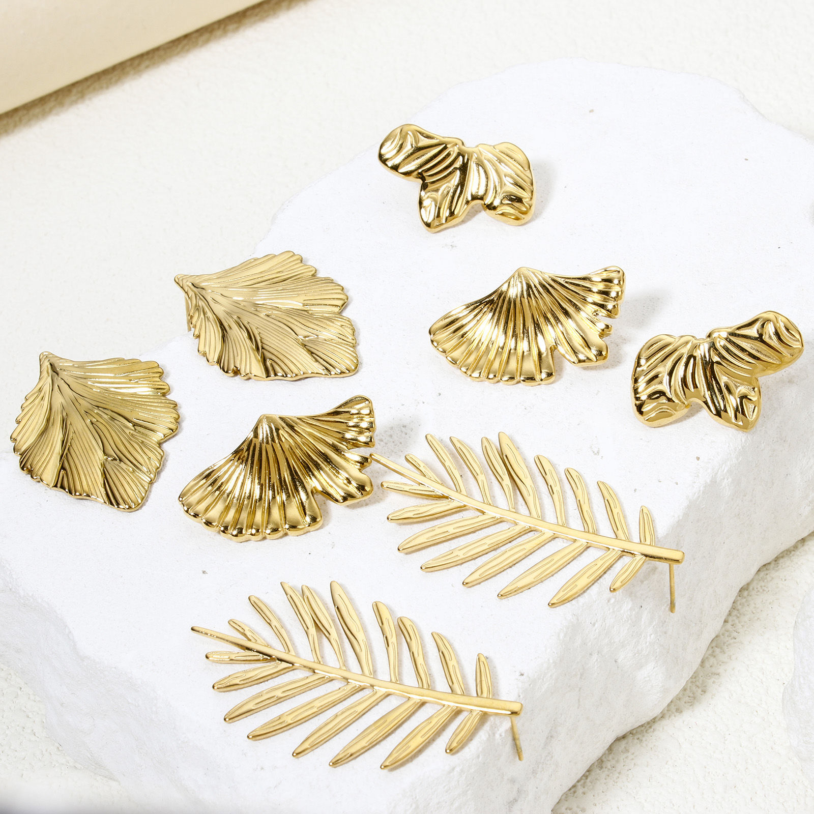 Picture of 1 Pair Vacuum Plating 304 Stainless Steel Ear Post Stud Earrings 18K Gold Plated Flower Leaves With Stoppers