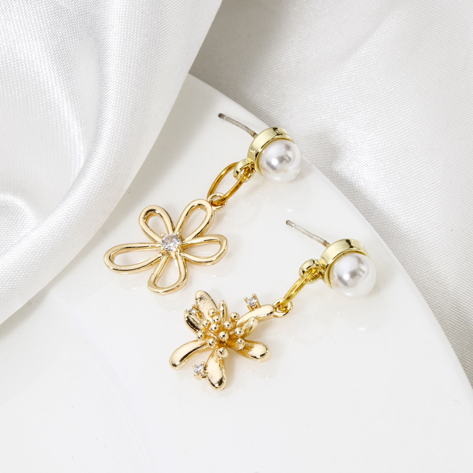 Picture of Eco-friendly Brass Charms Real Gold Plated Flower Hollow Clear Cubic Zirconia