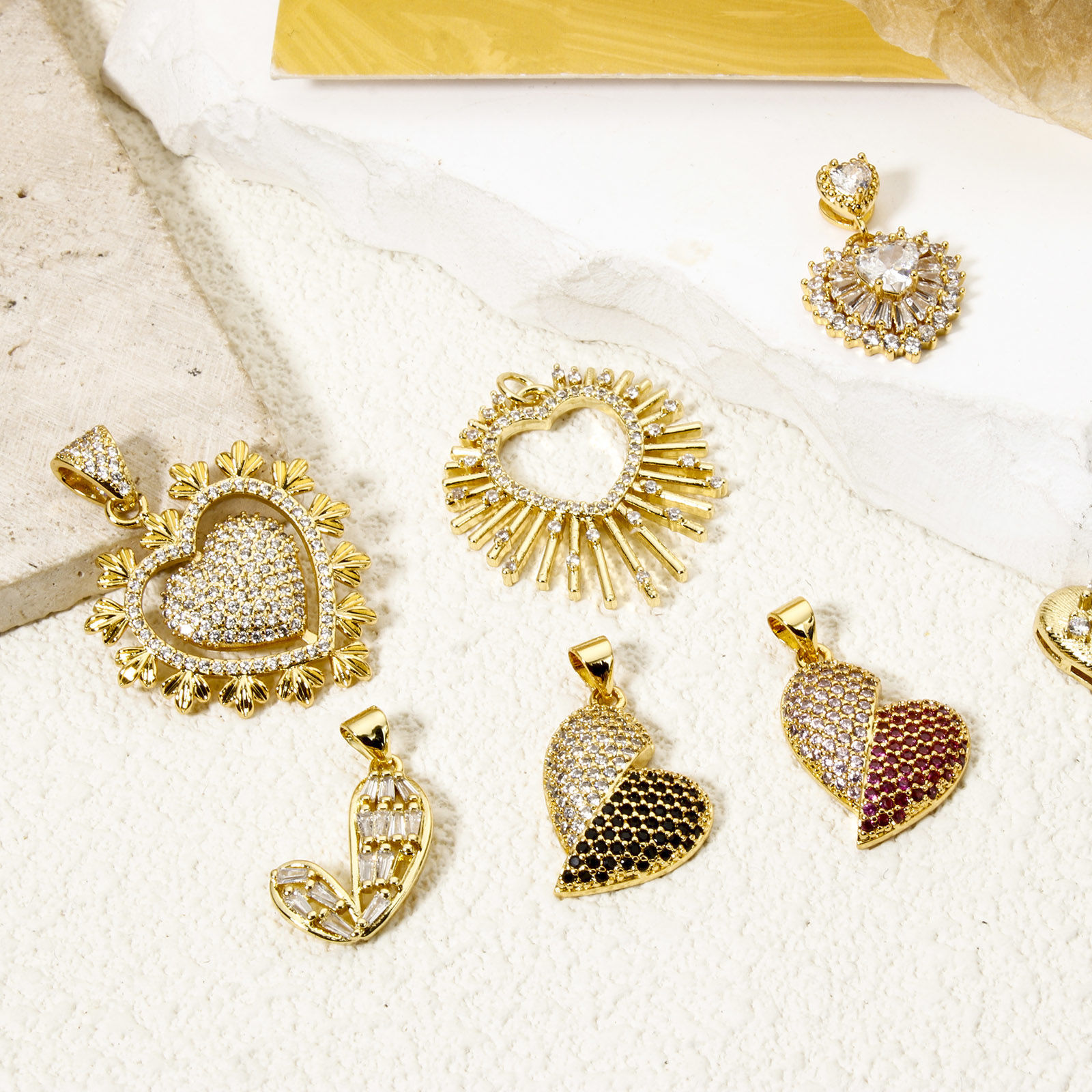 Picture of Valentine's Day Charms 18K Gold Plated Heart