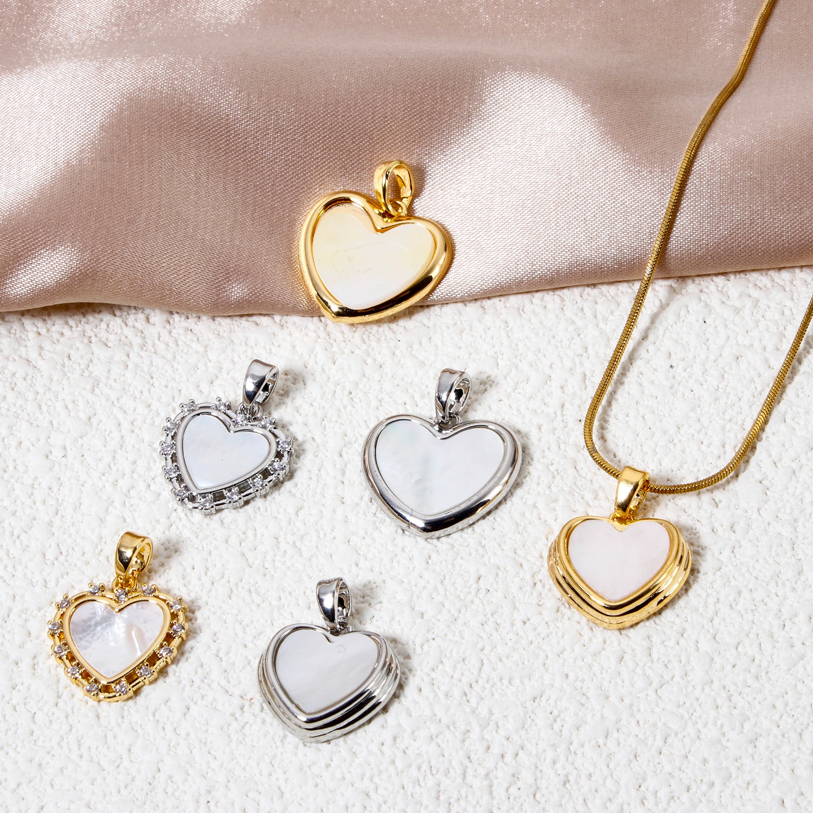 Imagen de 2 Unidades día de San Valentín Colgantes Charms Corazón Multicolor
