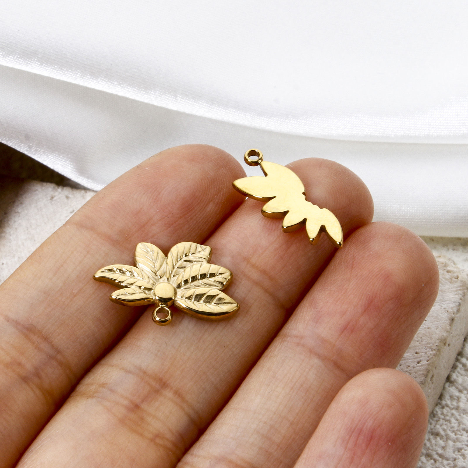 Picture of Eco-friendly PVD Vacuum Plating 304 Stainless Steel Flora Collection Charms Multicolor Leaf
