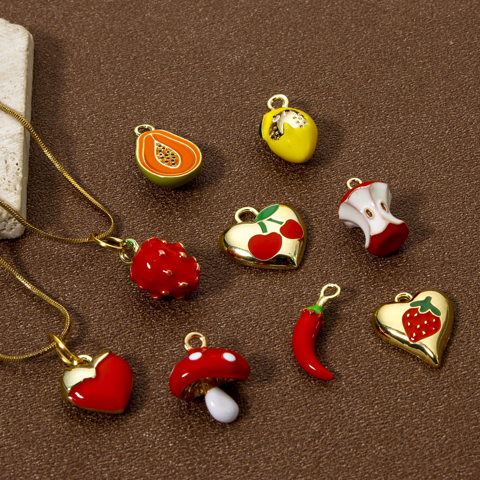 Immagine di 2 Pz Ottone Ciondoli Placcato Oro 18K Frutta Smalto