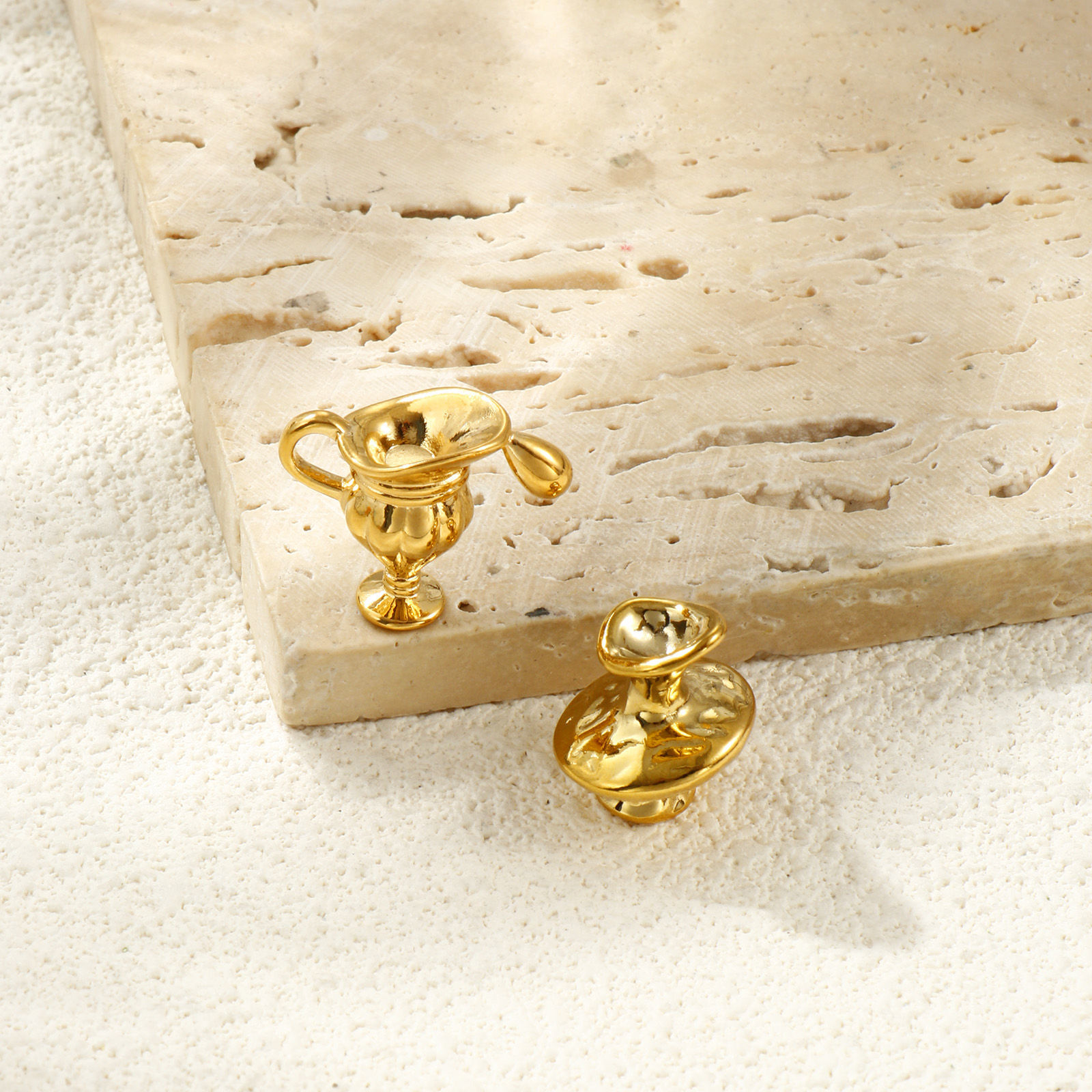 Picture of Eco-friendly PVD Vacuum Plating Waterproof Anti-Tarnish Hypoallergenic 304 Stainless Steel Charms 18K Real Gold Plated Bottle 3D