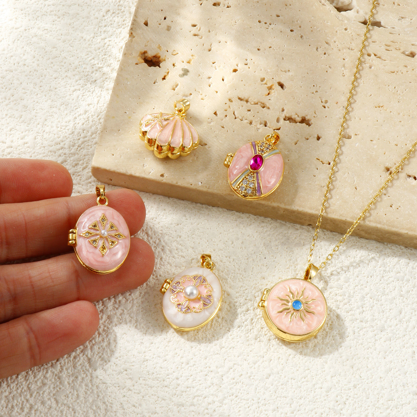 Picture of Brass & Rhinestone Picture Photo Locket Frame Pendants 18K Gold Plated Enamel Can Open