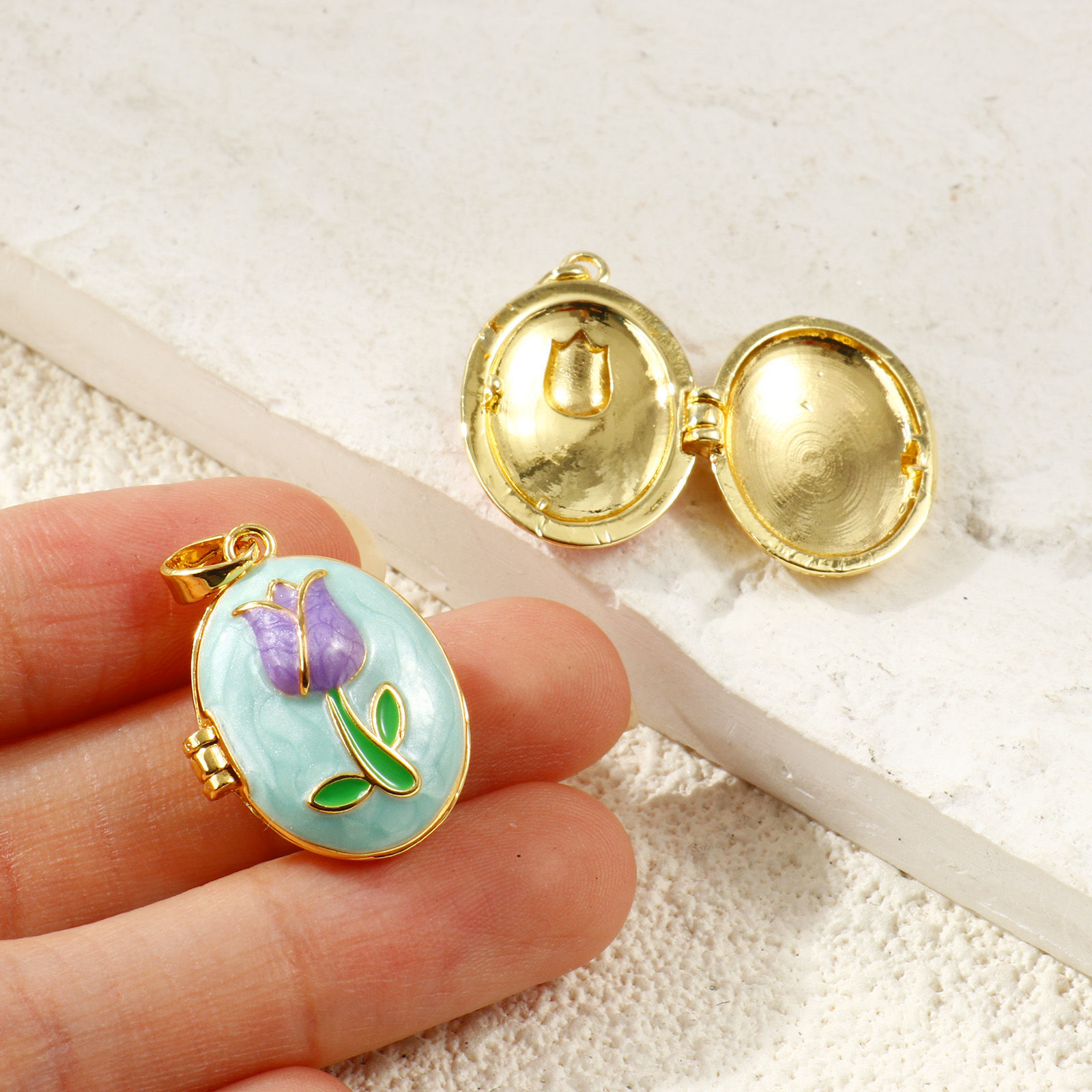 Picture of 2 PCs Brass Picture Photo Locket Frame Pendants Wholesale 18K Real Gold Plated Enamel Oval Tulip Flower Can Open 27mm x 17mm