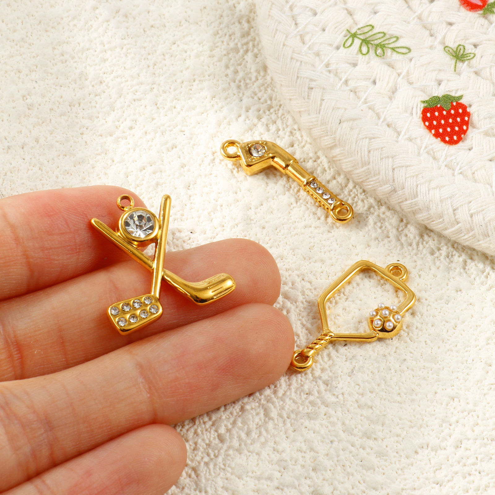 Picture of Eco-friendly PVD Waterproof Anti-Tarnish Hypoallergenic 304 Stainless Steel Sport Connectors Charms Pendants Wholesale 18K Real Gold Plated