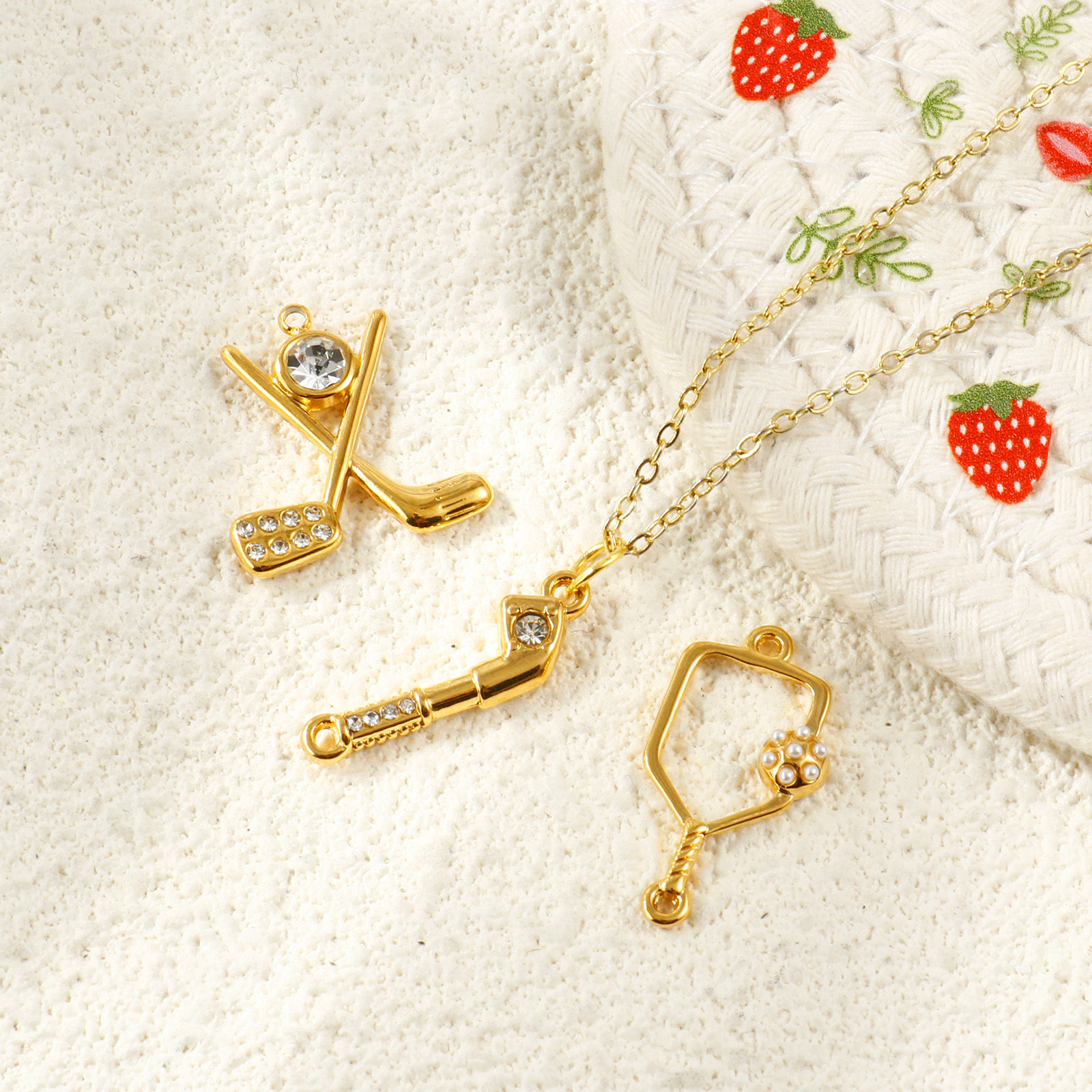 Picture of Eco-friendly PVD Waterproof Anti-Tarnish Hypoallergenic 304 Stainless Steel Sport Connectors Charms Pendants Wholesale 18K Real Gold Plated