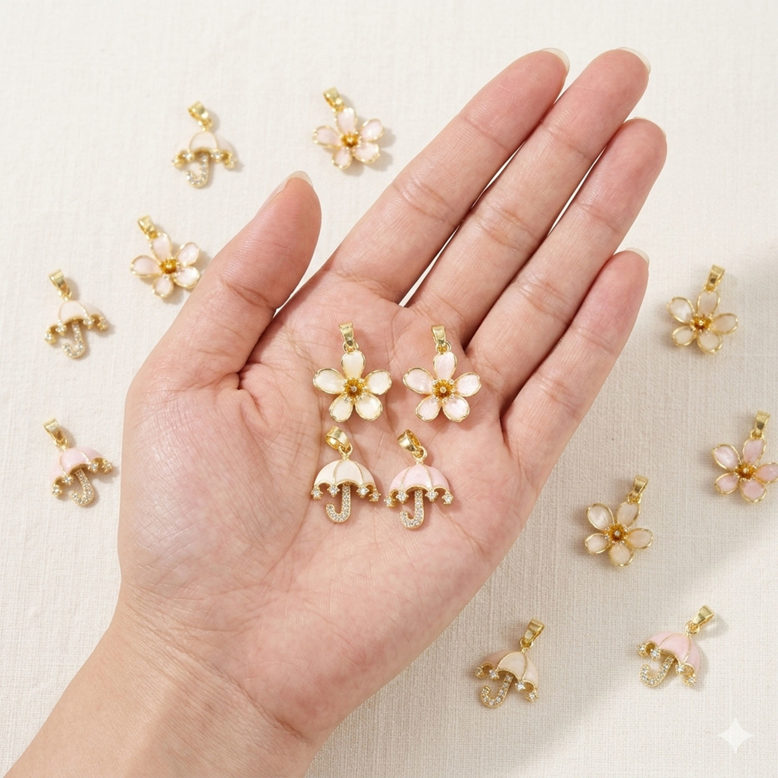 Picture of Eco-friendly Brass Charm Pendant Wholesale 18K Real Gold Plated Enamel Pearlized Clear Cubic Zirconia