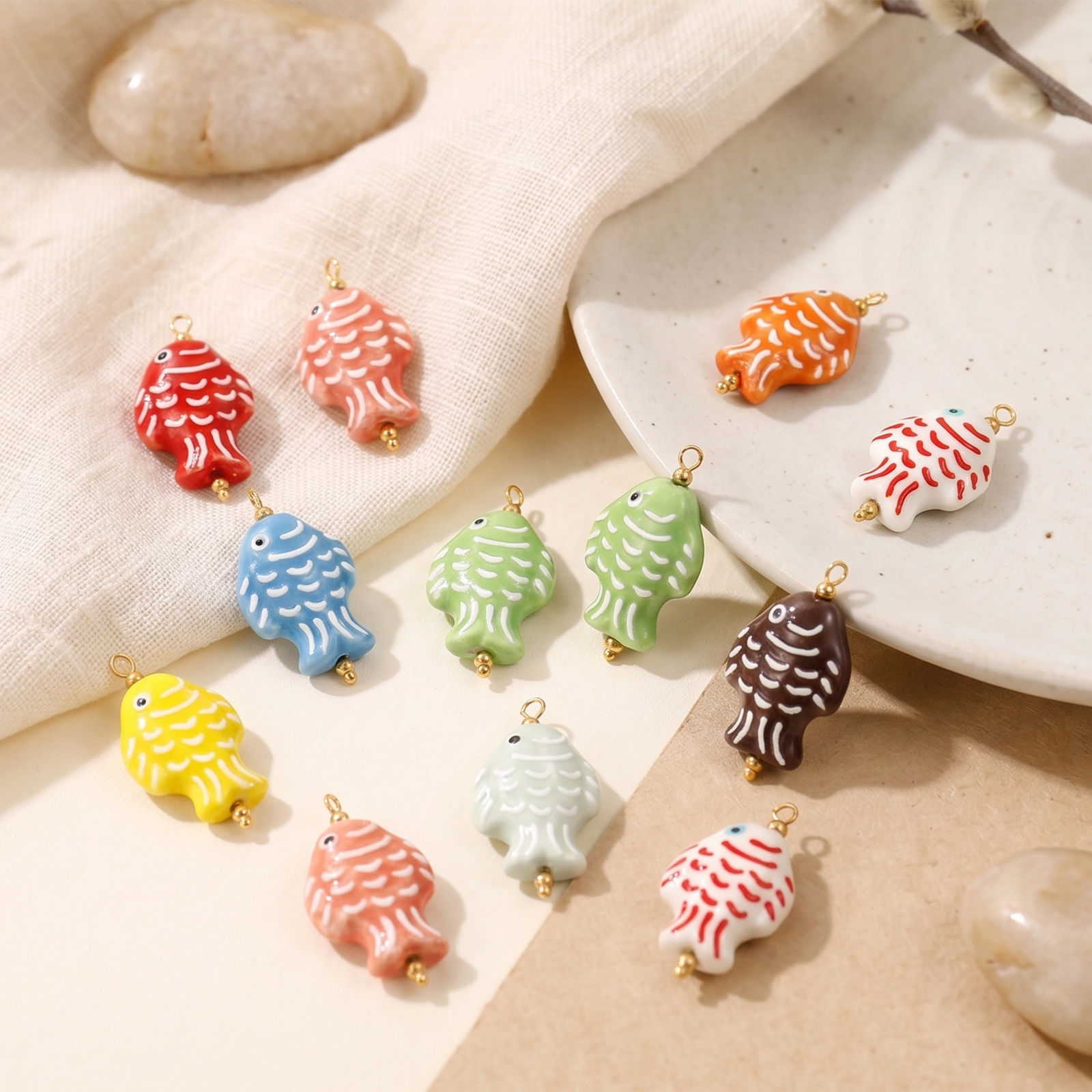 Picture of Eco-friendly 304 Stainless Steel & Ceramic Ocean Jewelry Pendants Wholesale 18K Gold Plated Fish Animal 3D 3.6cm x 2cm