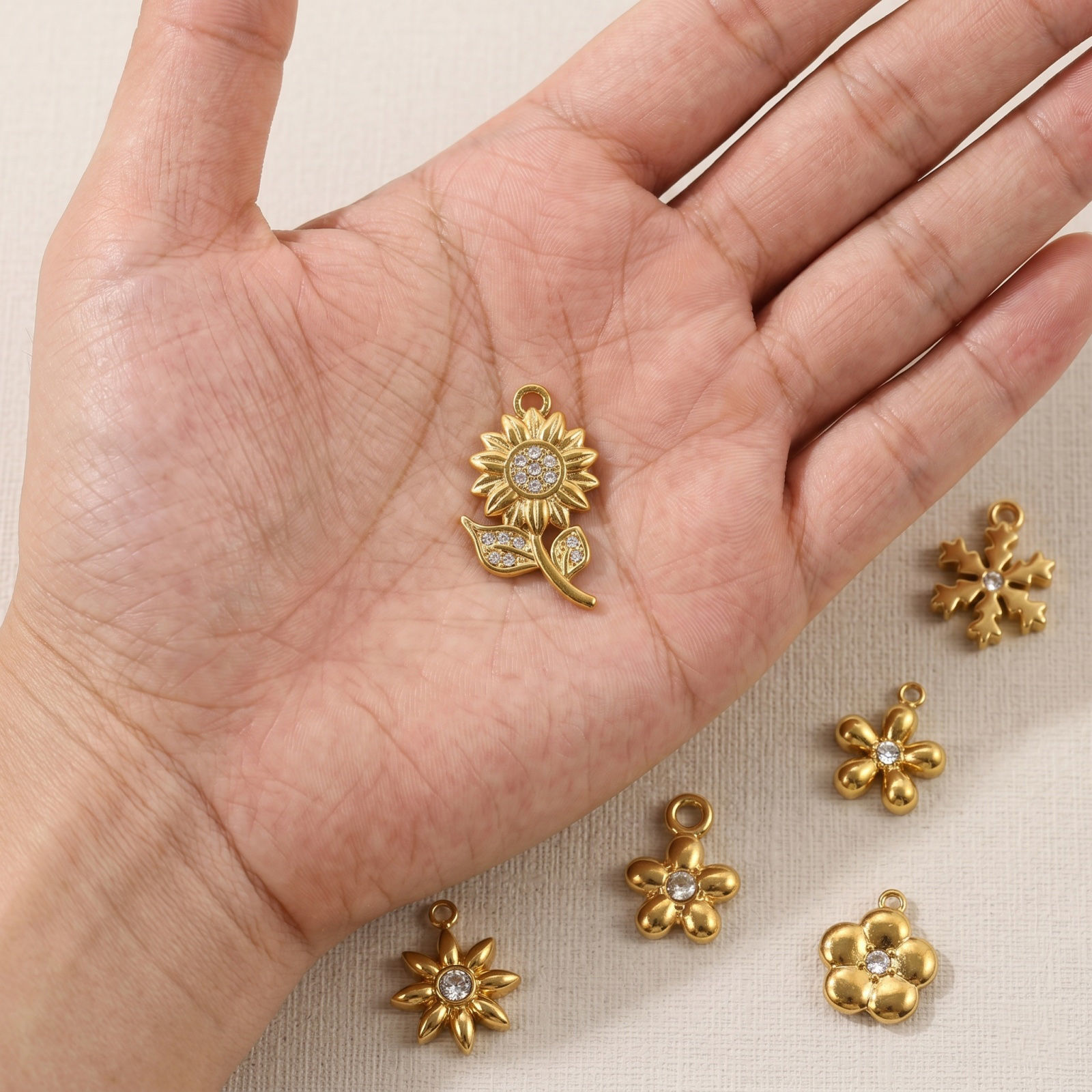 Picture of 5 PCs Eco-friendly PVD Waterproof Anti-Tarnish Hypoallergenic 304 Stainless Steel Charms Wholesale 18K Real Gold Plated Flower Clear Rhinestone