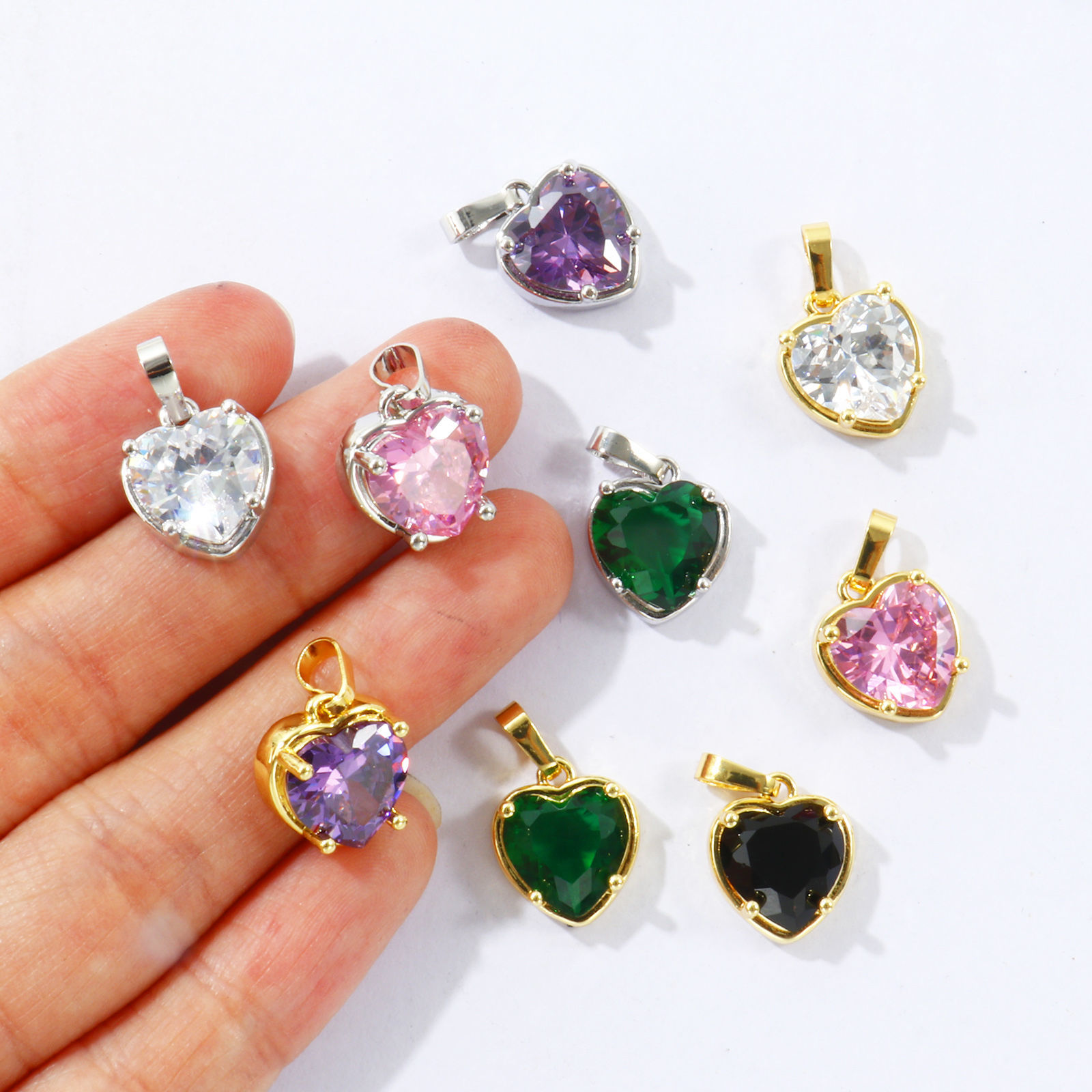 1 個 真鍮+ジルコン バレンタイン・デー チャーム ペンダント 卸売り, ハート 多色 19mm x 12mm、 の画像