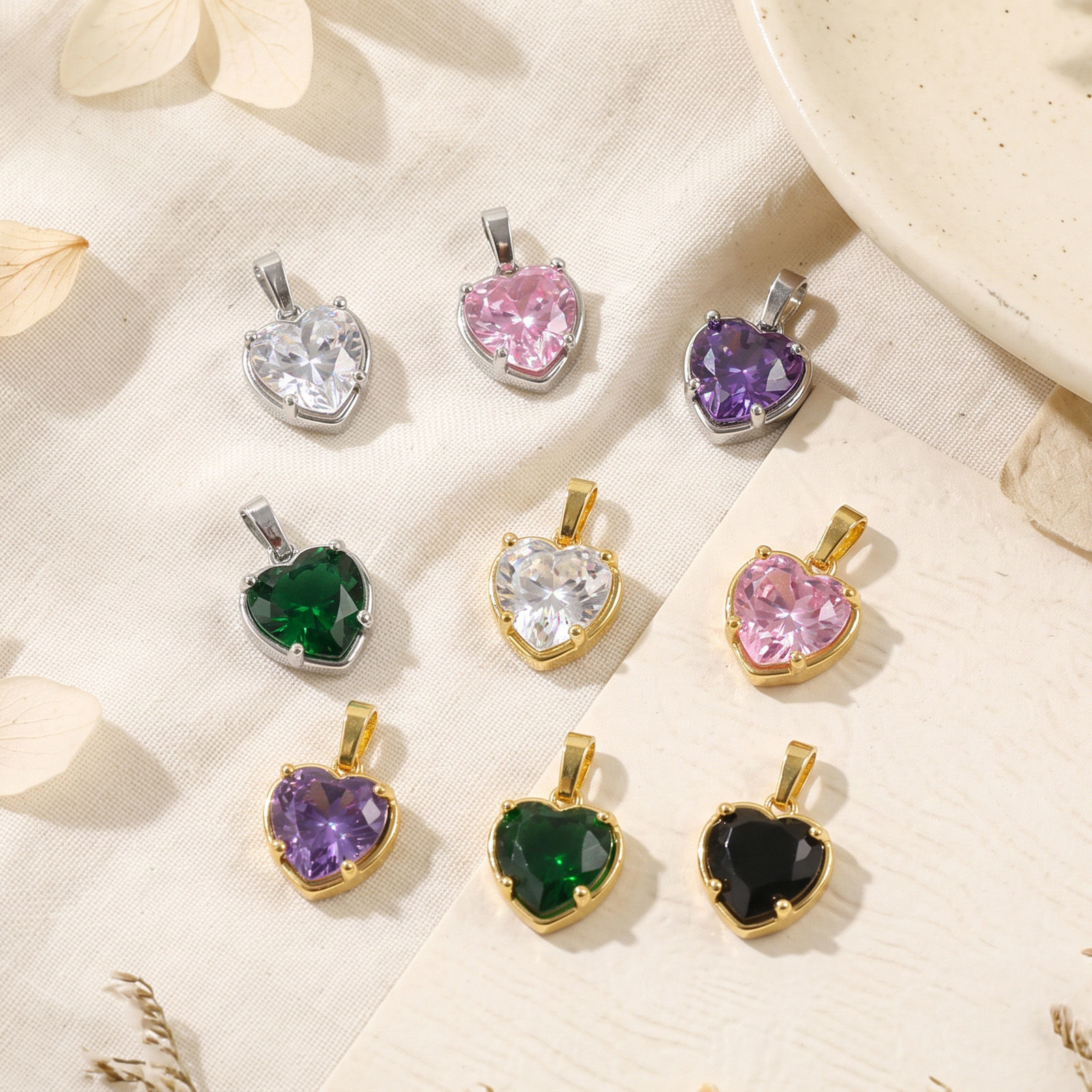 1 個 真鍮+ジルコン バレンタイン・デー チャーム ペンダント 卸売り, ハート 多色 19mm x 12mm、 の画像