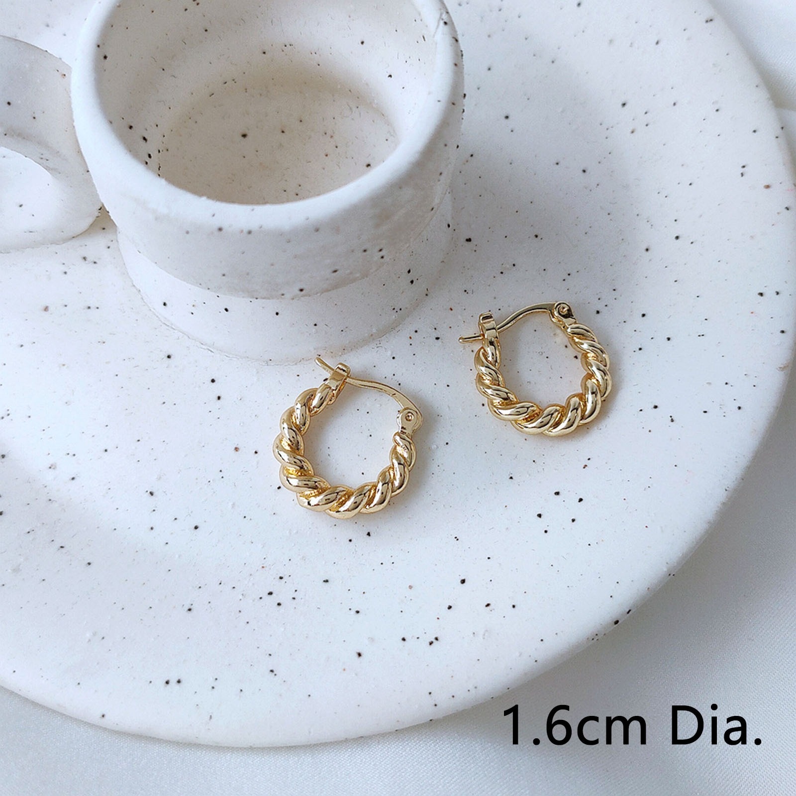Picture of Eco-friendly Simple & Casual Stylish 14K Real Gold Plated Brass Braided Hoop Earrings For Women 16mm Dia., 1 Pair