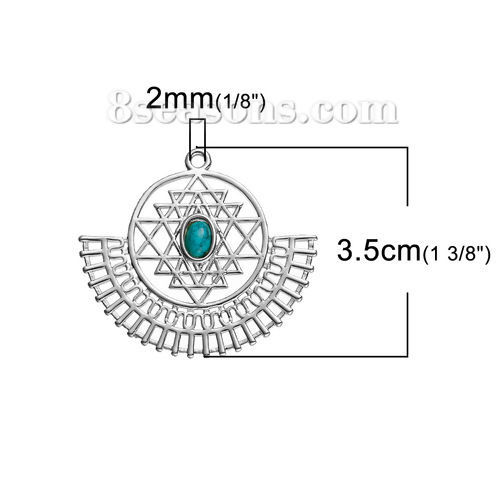 真鍮 シュリヤントラ瞑想 ペンダント シルバートーン 模造ターコイズ 樹脂カボション付 35mmx 31mm、 1 個 の画像