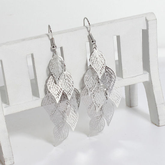 Image de Boucles d'Oreilles en Laiton Bleu Feuille Creux 79mm x 26mm, Epaisseur de Fil: (21 gauge), 1 Paire