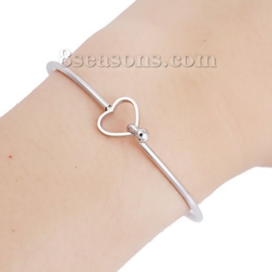 Image de Bracelets en 304 Acier Inoxydable Cœur Argent Mat Pouvoir Ouvrir 20.5cm Long, 1 Pièce