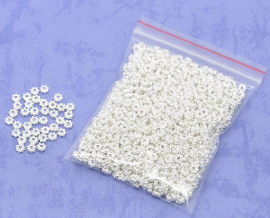 亜鉛合金 スペーサ ビーズ フラワー 銀メッキ 約4mm x 4mm、 　穴：約1mm、 1000 PCs の画像