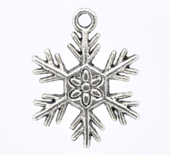 Image de 30 Pendentifs/Breloques Flocon de neige Noël Argent vieilli 25x19mm