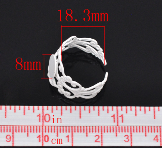 Image de Bague Adjustable Plateau en Laiton Rond Blanc Fleur Creux (Convenable à Cabochon 8mm Dia) 18.3mm (Taille d'US 8), 20 PCs