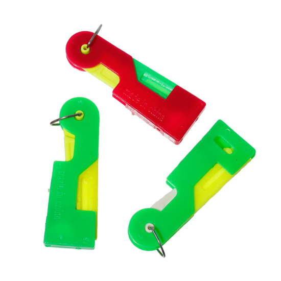 Image de 10 Outils pour enfiler aiguille fil Plastique Couleur au Hasard 6.7x2.2cm